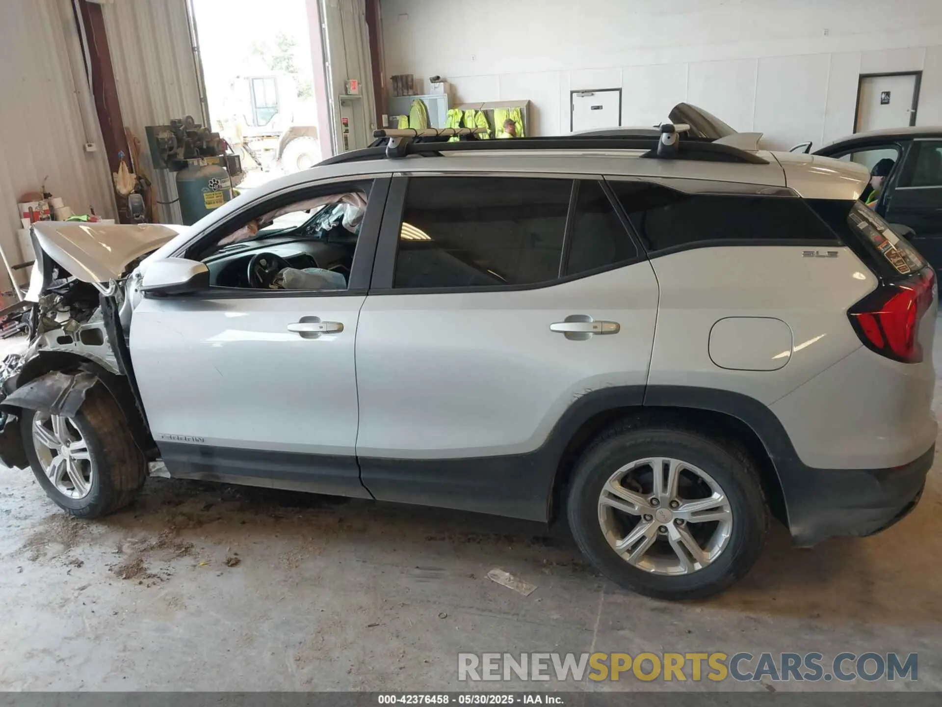 13 Photograph of a damaged car 3GKALMEV2ML303141 GMC TERRAIN 2021