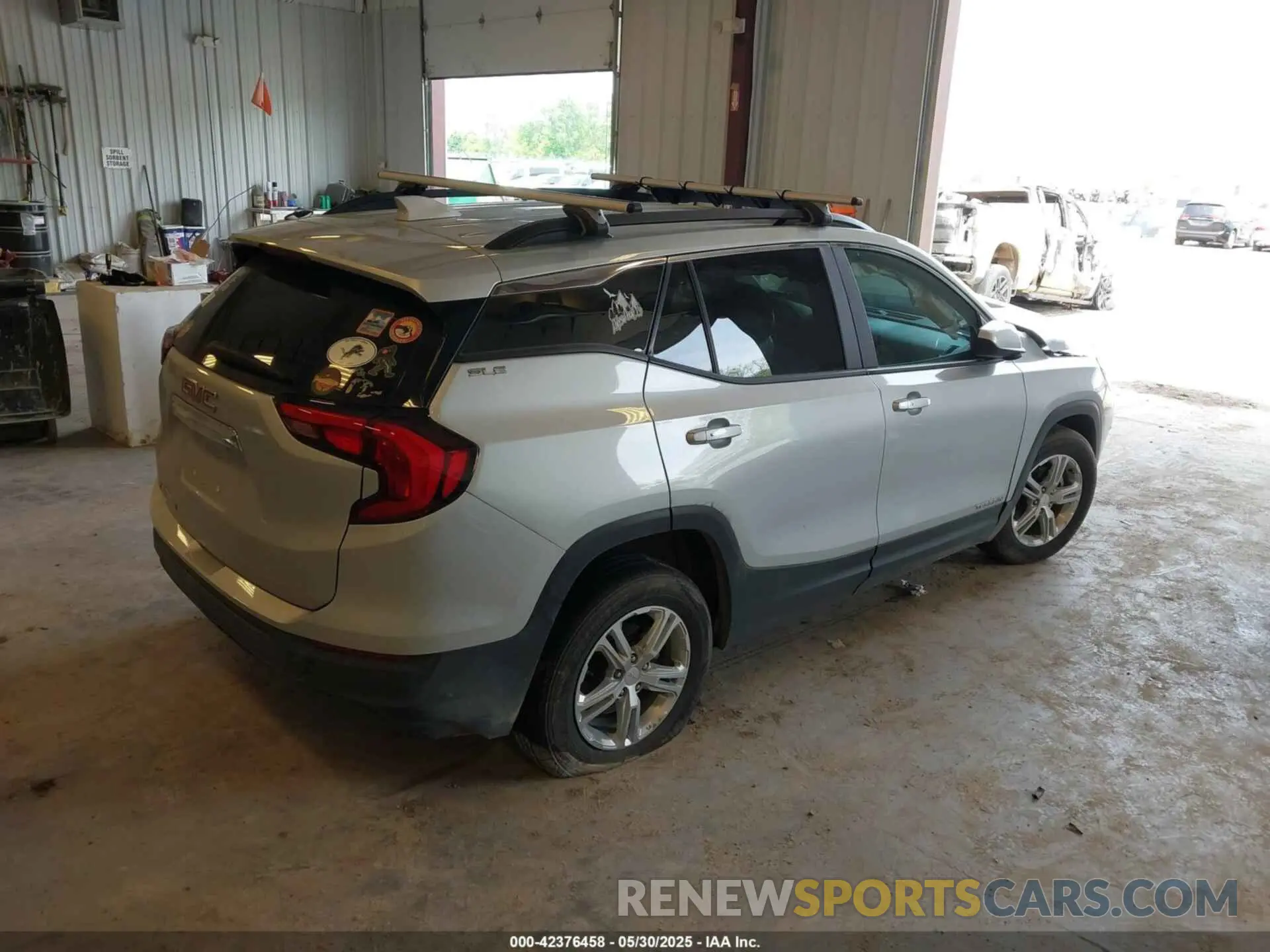 4 Photograph of a damaged car 3GKALMEV2ML303141 GMC TERRAIN 2021