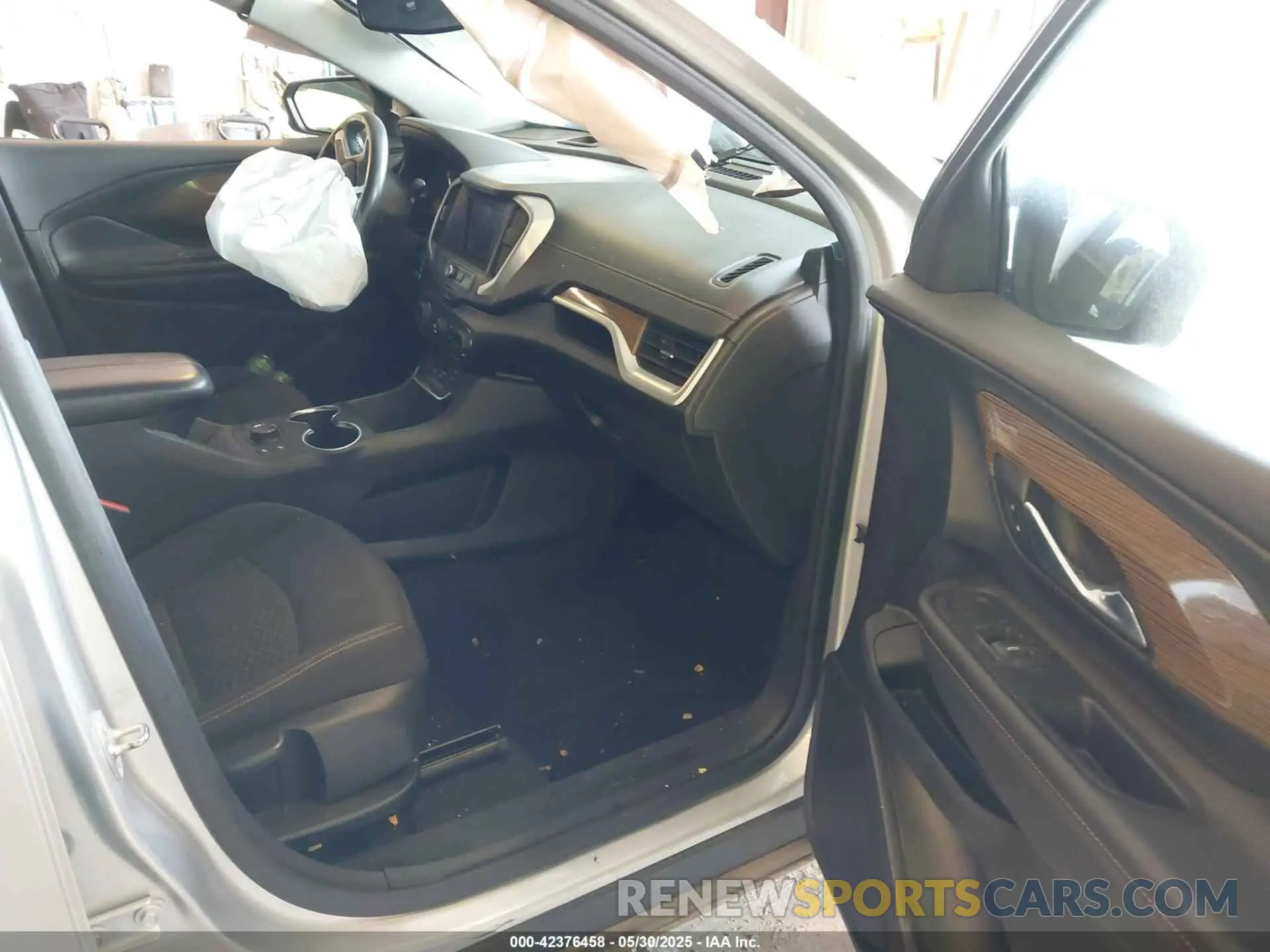 5 Photograph of a damaged car 3GKALMEV2ML303141 GMC TERRAIN 2021