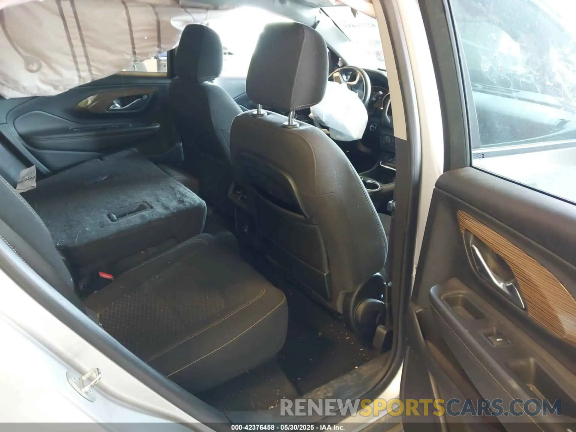 8 Photograph of a damaged car 3GKALMEV2ML303141 GMC TERRAIN 2021