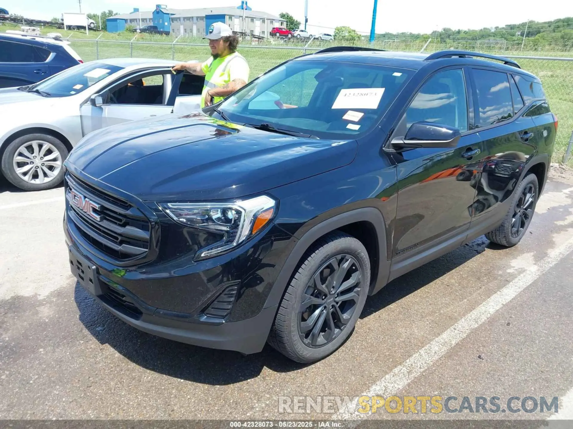 2 Фотография поврежденного автомобиля 3GKALMEV2ML339430 GMC TERRAIN 2021