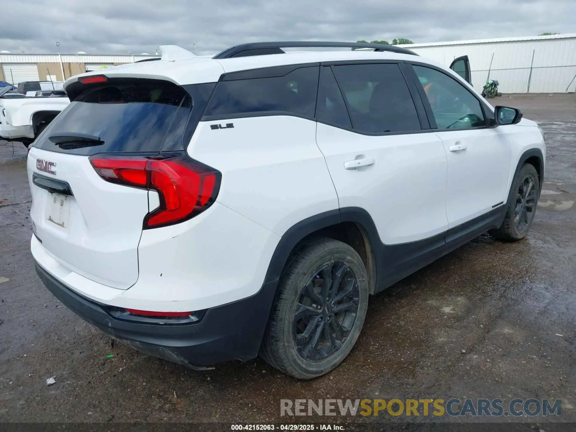4 Фотография поврежденного автомобиля 3GKALMEV2ML352839 GMC TERRAIN 2021