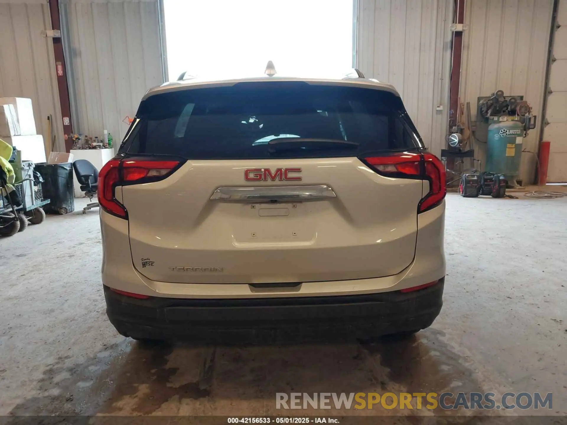 17 Photograph of a damaged car 3GKALMEV3ML400722 GMC TERRAIN 2021
