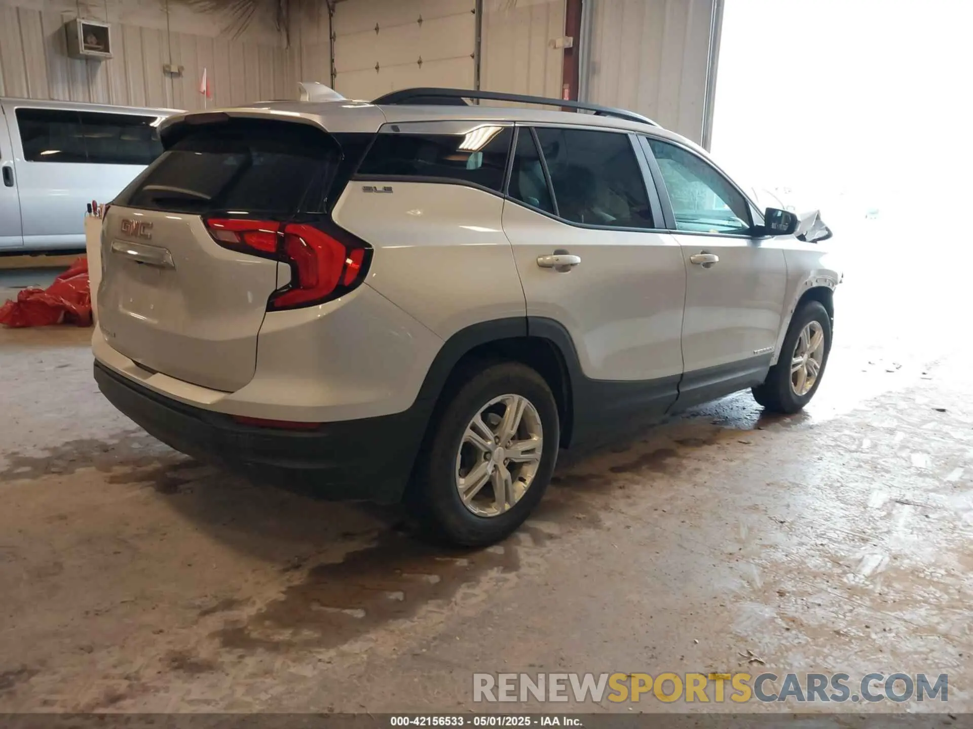 4 Photograph of a damaged car 3GKALMEV3ML400722 GMC TERRAIN 2021