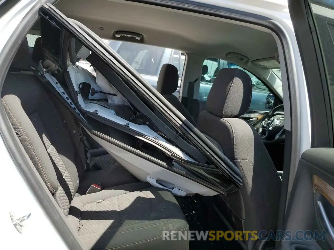 11 Photograph of a damaged car 3GKALMEV3ML400817 GMC TERRAIN 2021