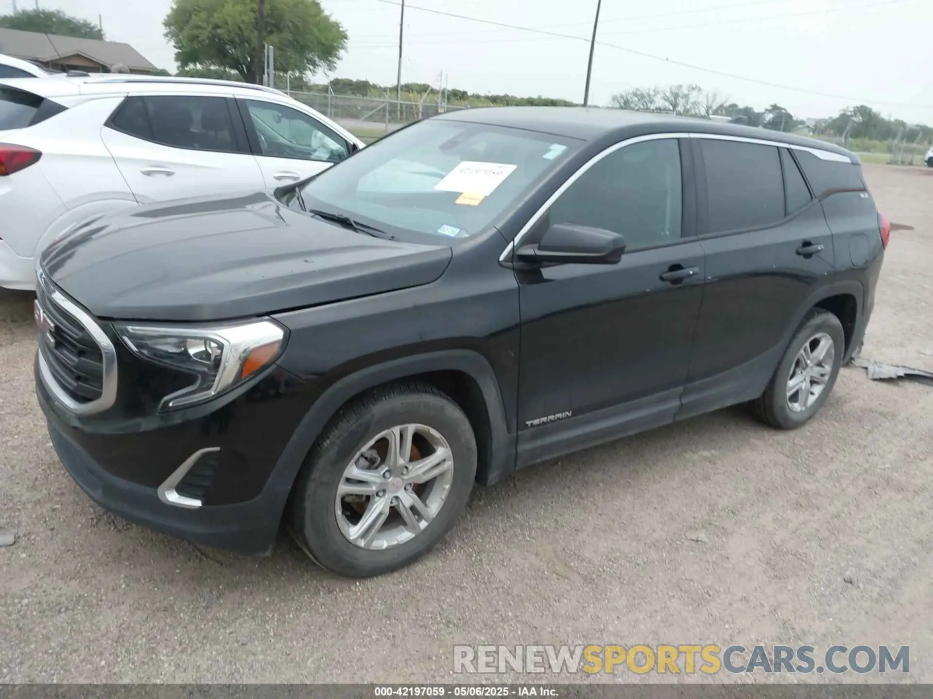 2 Photograph of a damaged car 3GKALMEV4ML339803 GMC TERRAIN 2021