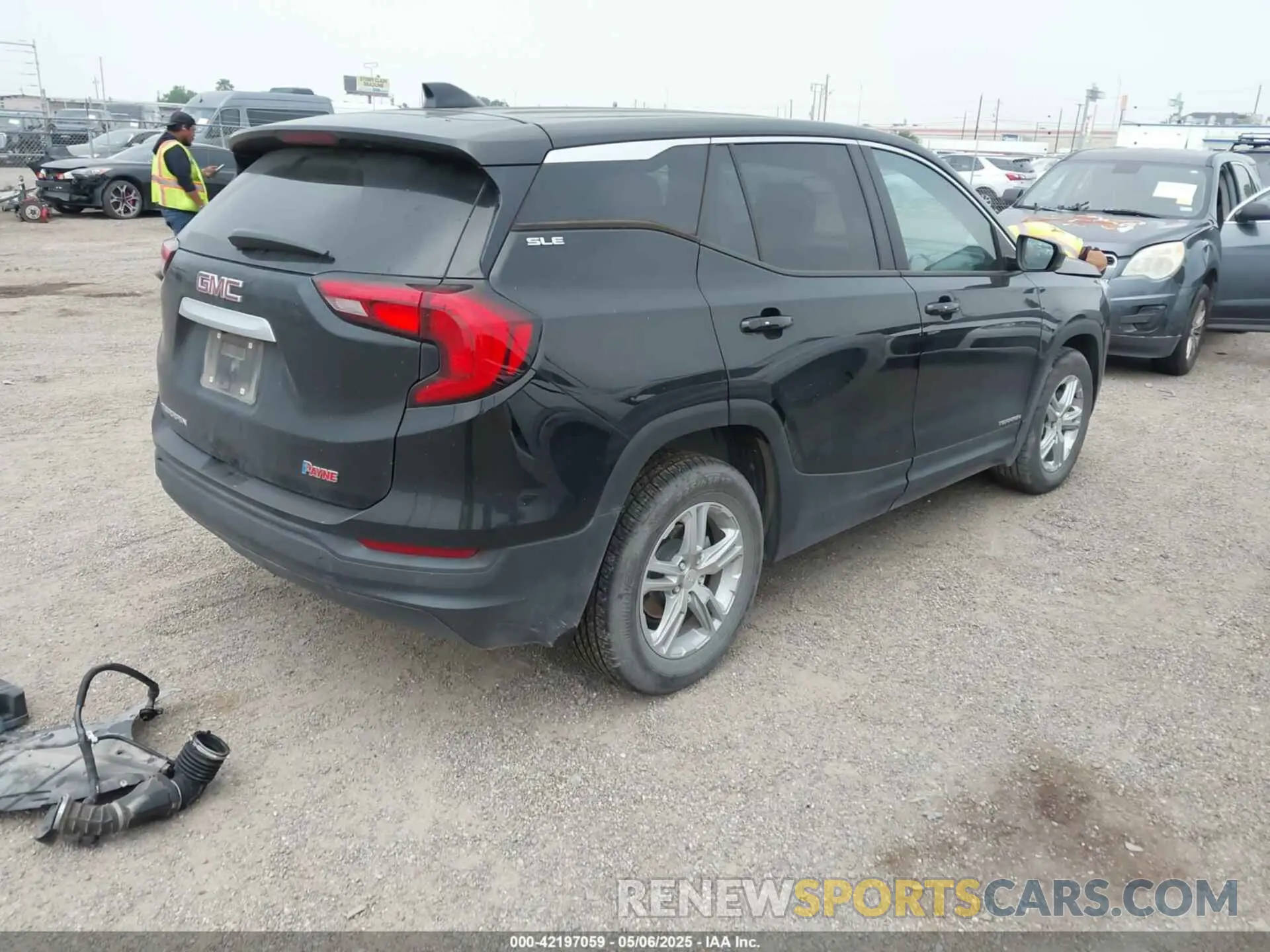 4 Photograph of a damaged car 3GKALMEV4ML339803 GMC TERRAIN 2021