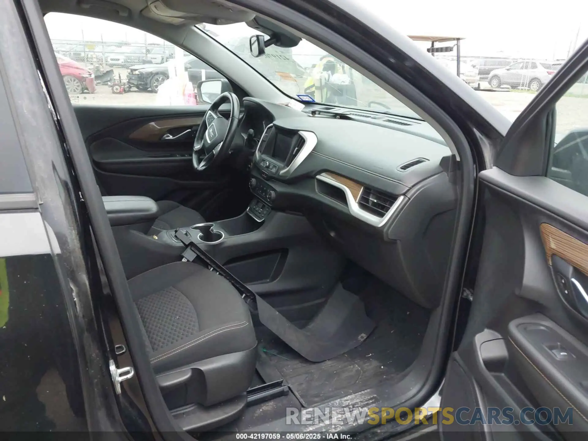 5 Photograph of a damaged car 3GKALMEV4ML339803 GMC TERRAIN 2021