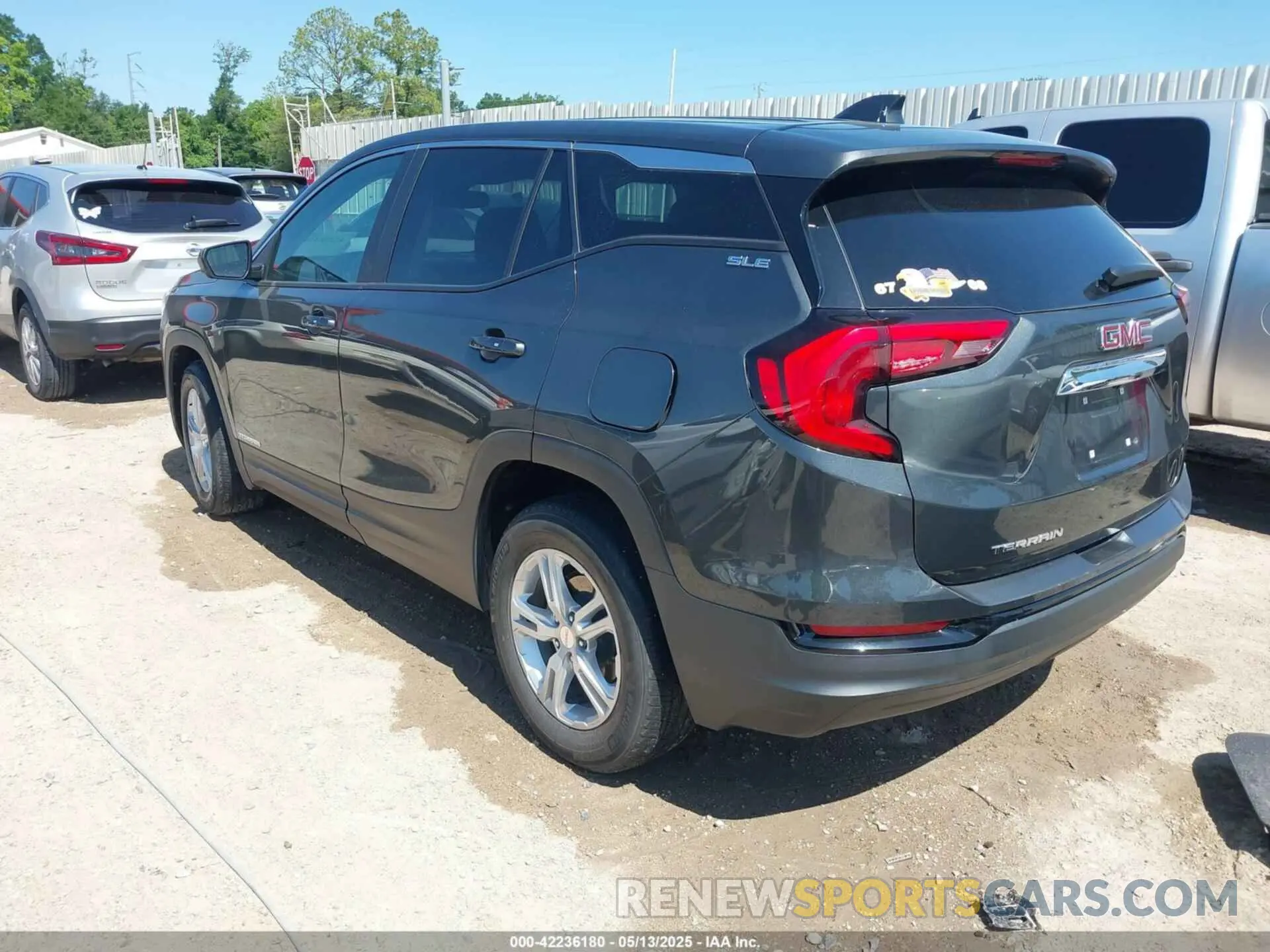3 Фотография поврежденного автомобиля 3GKALMEV7ML320002 GMC TERRAIN 2021