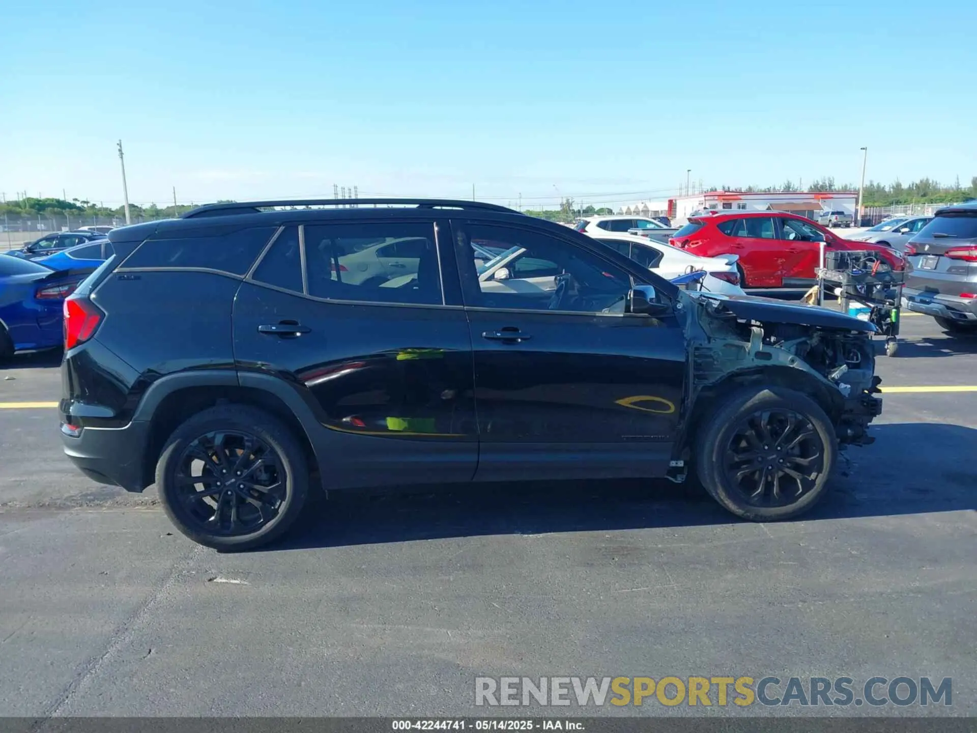 14 Photograph of a damaged car 3GKALMEV7ML320792 GMC TERRAIN 2021