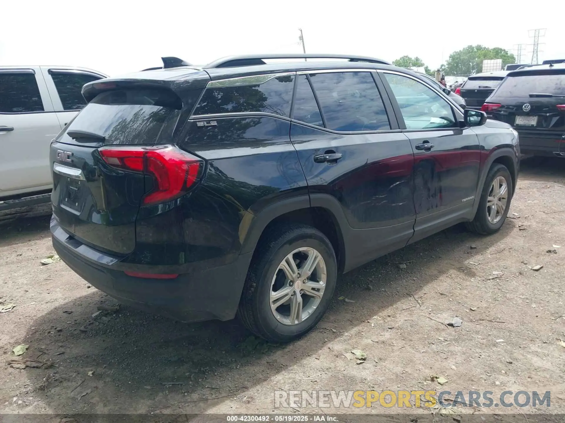 4 Фотография поврежденного автомобиля 3GKALMEV7ML399980 GMC TERRAIN 2021
