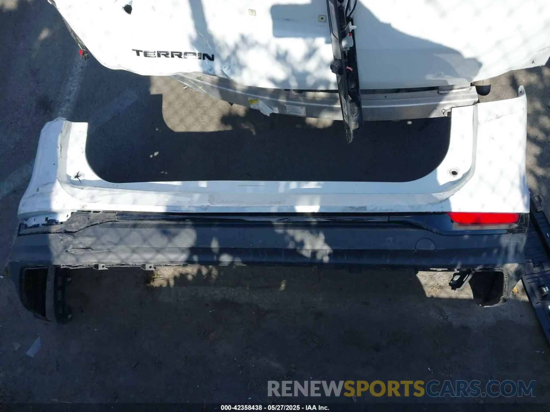 12 Photograph of a damaged car 3GKALMEV8ML345328 GMC TERRAIN 2021