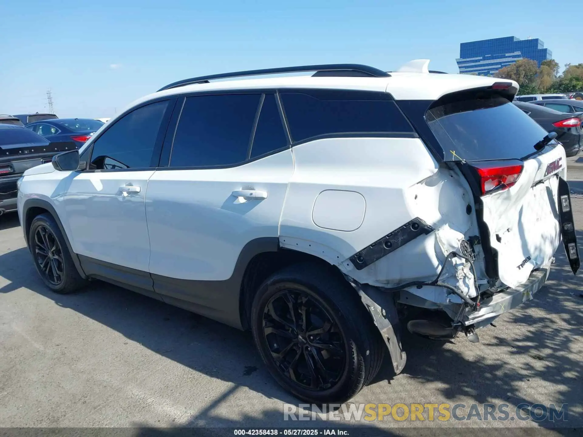 15 Photograph of a damaged car 3GKALMEV8ML345328 GMC TERRAIN 2021