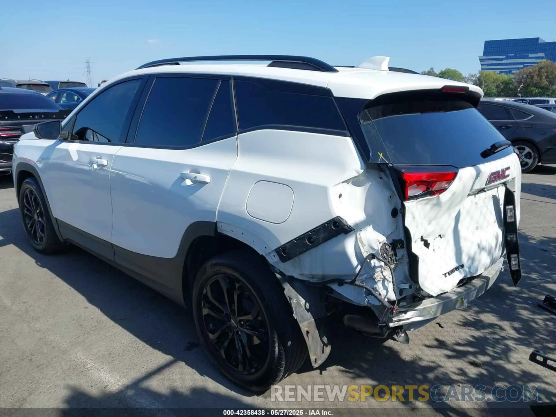3 Photograph of a damaged car 3GKALMEV8ML345328 GMC TERRAIN 2021