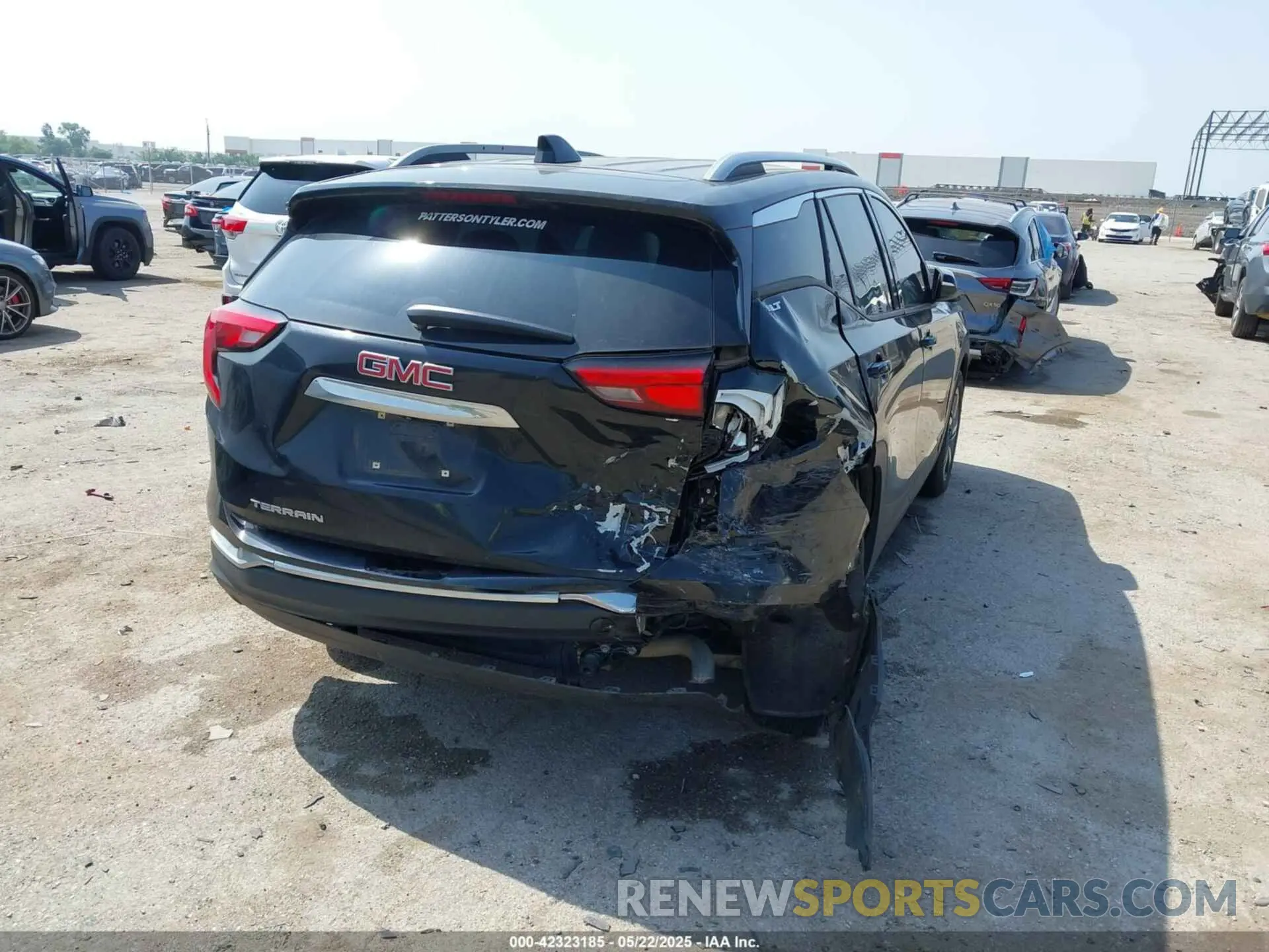 4 Photograph of a damaged car 3GKALPEV4ML343318 GMC TERRAIN 2021