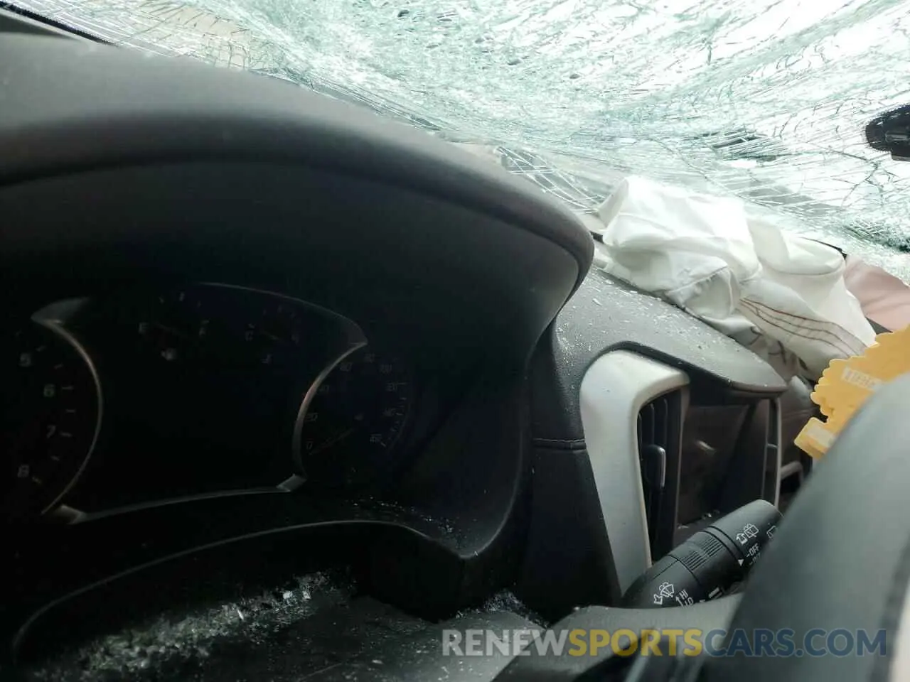9 Photograph of a damaged car 3GKALPEV4ML382281 GMC TERRAIN 2021