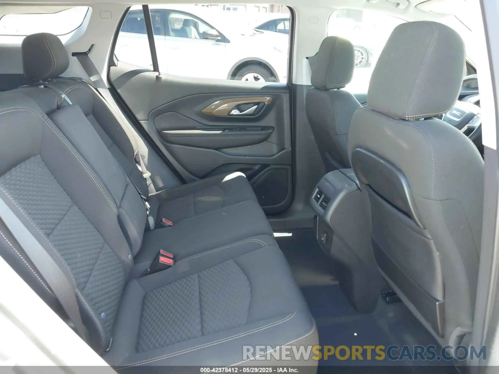 8 Фотография поврежденного автомобиля 3GKALTEV2ML366718 GMC TERRAIN 2021