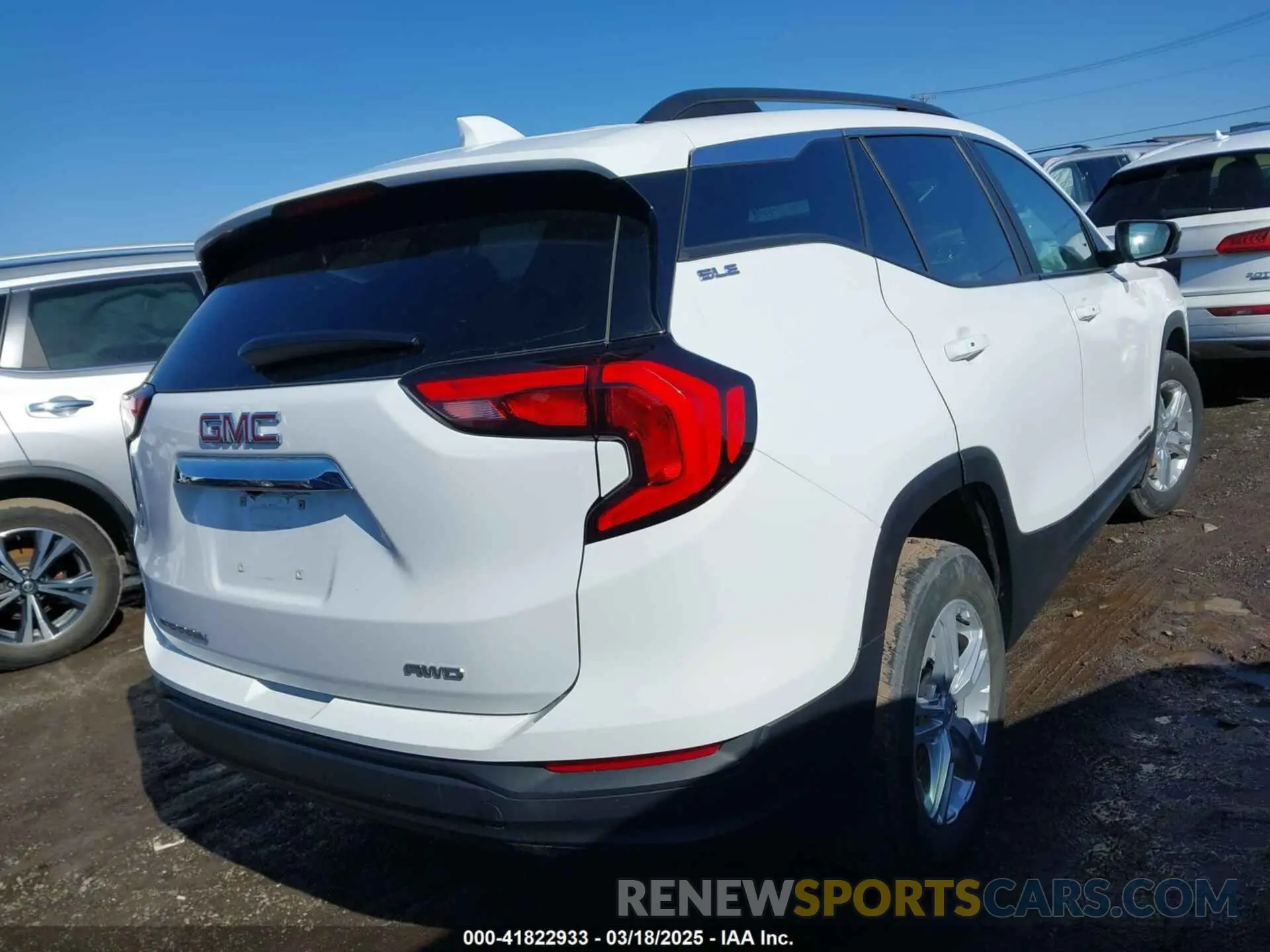 4 Photograph of a damaged car 3GKALTEV9ML383306 GMC TERRAIN 2021
