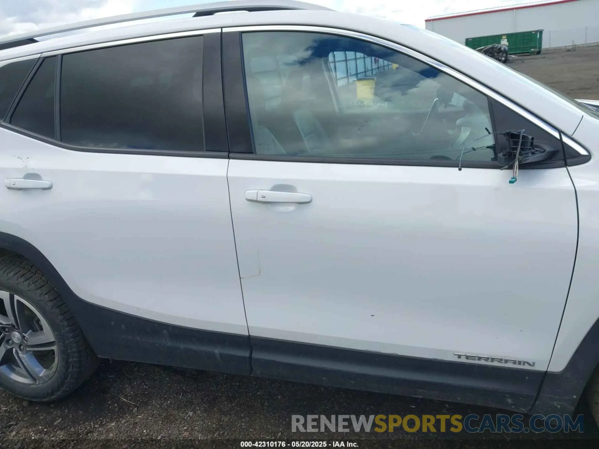 13 Photograph of a damaged car 3GKALVEV6ML391097 GMC TERRAIN 2021