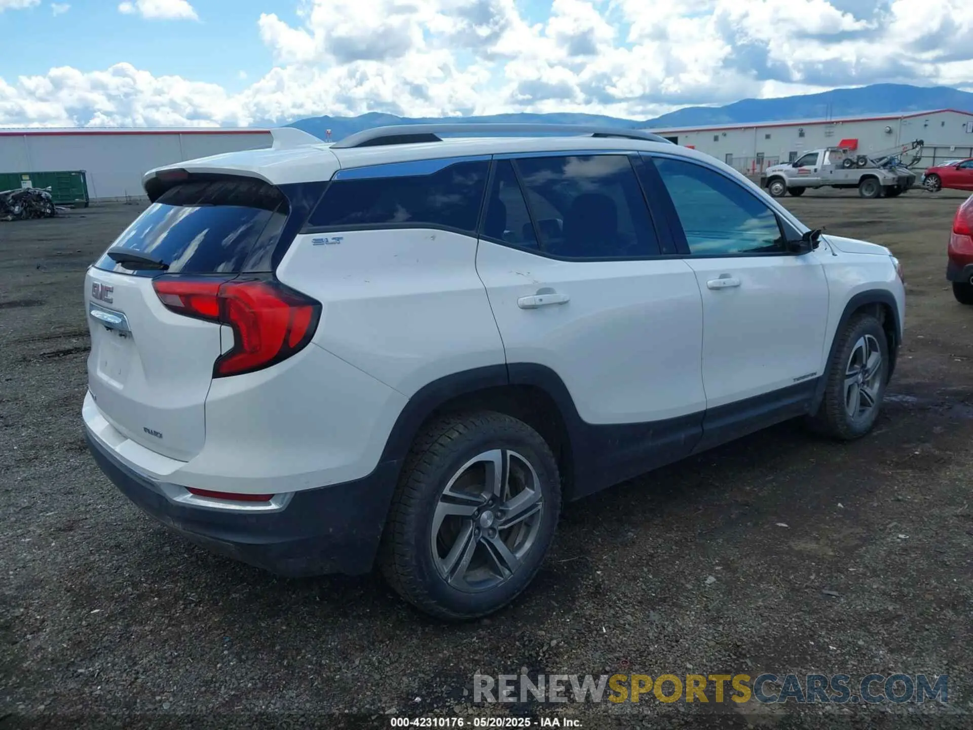 4 Photograph of a damaged car 3GKALVEV6ML391097 GMC TERRAIN 2021