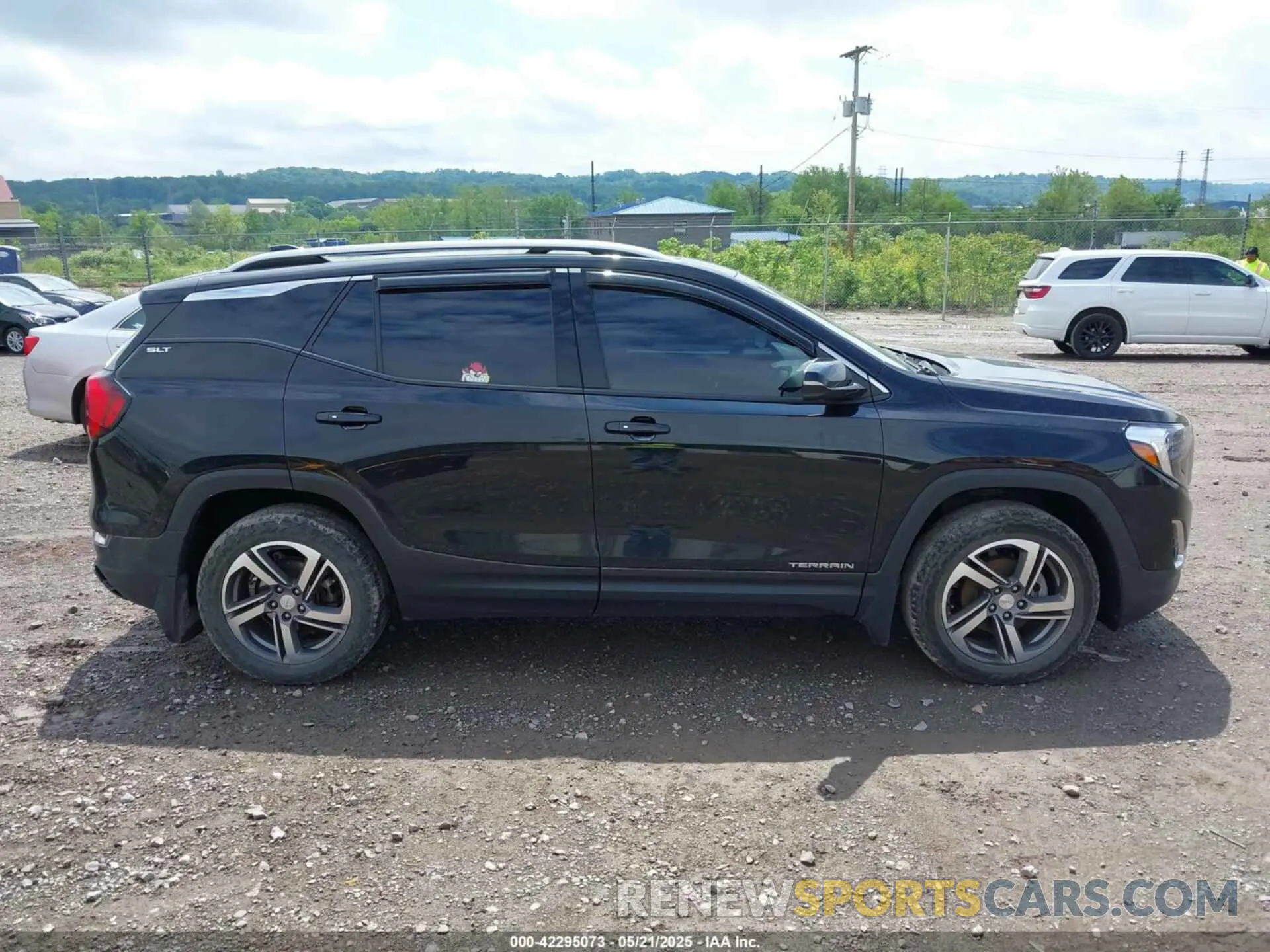 13 Photograph of a damaged car 3GKALVEV6ML399992 GMC TERRAIN 2021