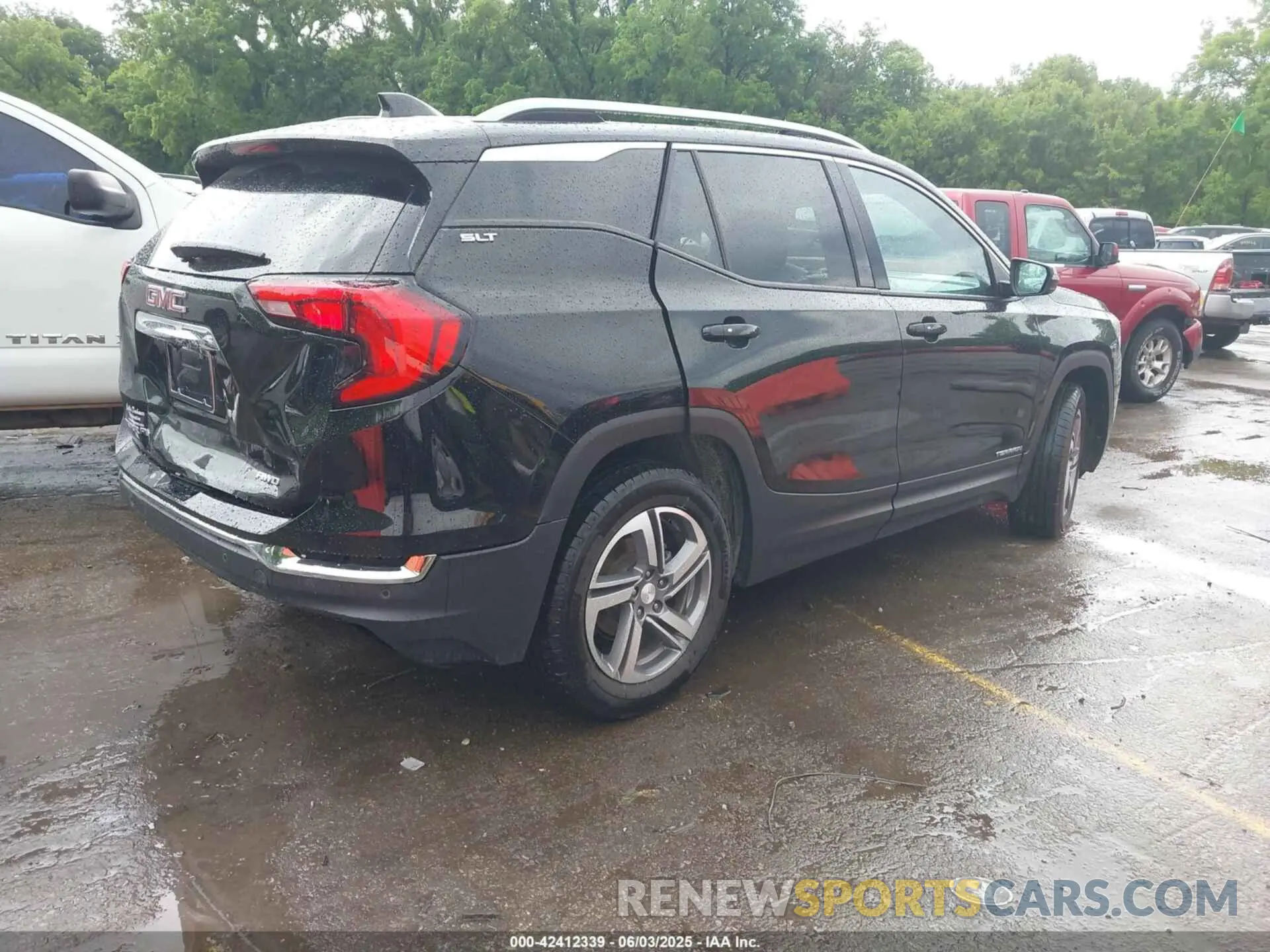 4 Photograph of a damaged car 3GKALVEVXML310893 GMC TERRAIN 2021