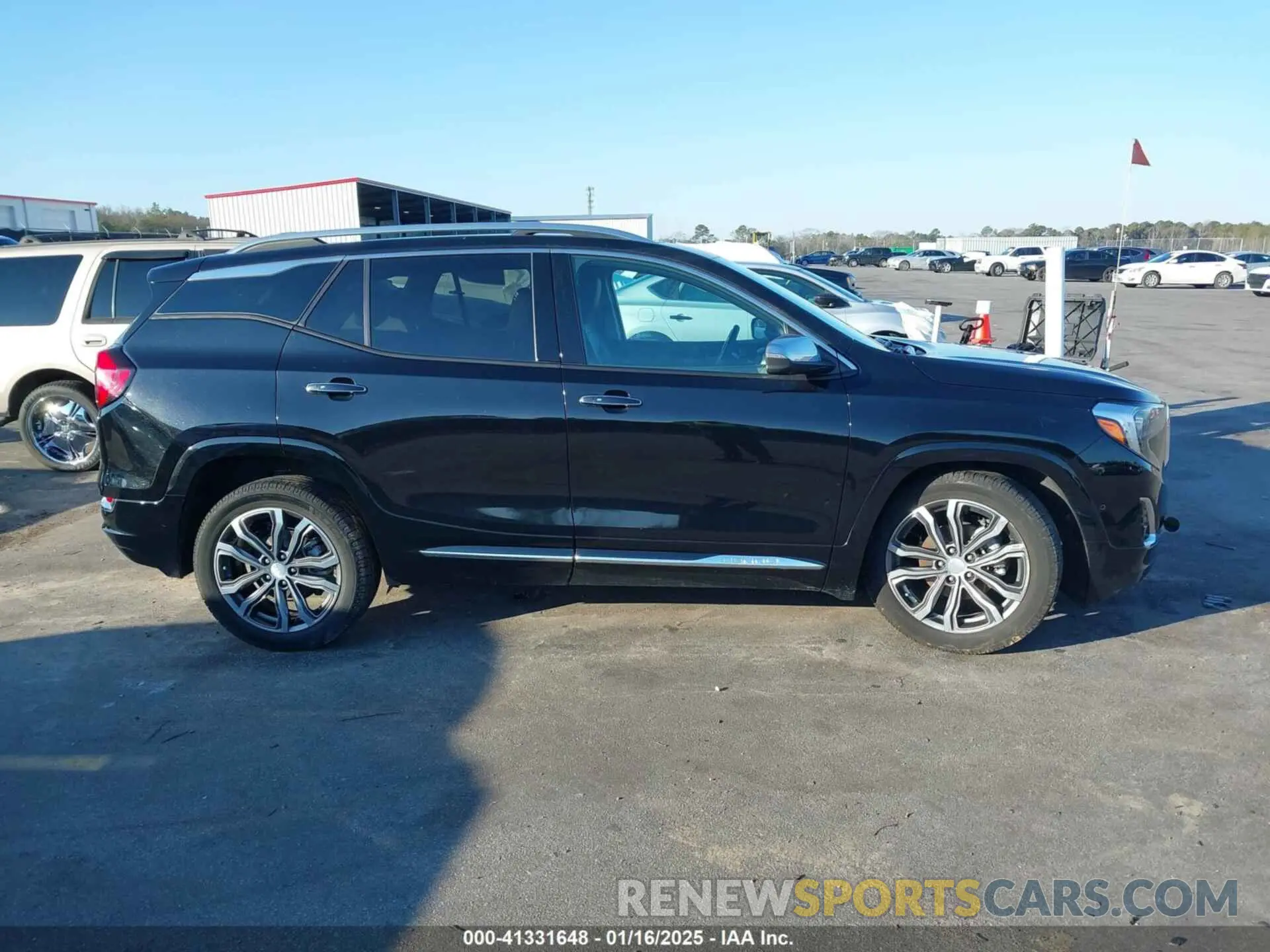 13 Photograph of a damaged car 3GKALXEV0ML395562 GMC TERRAIN 2021