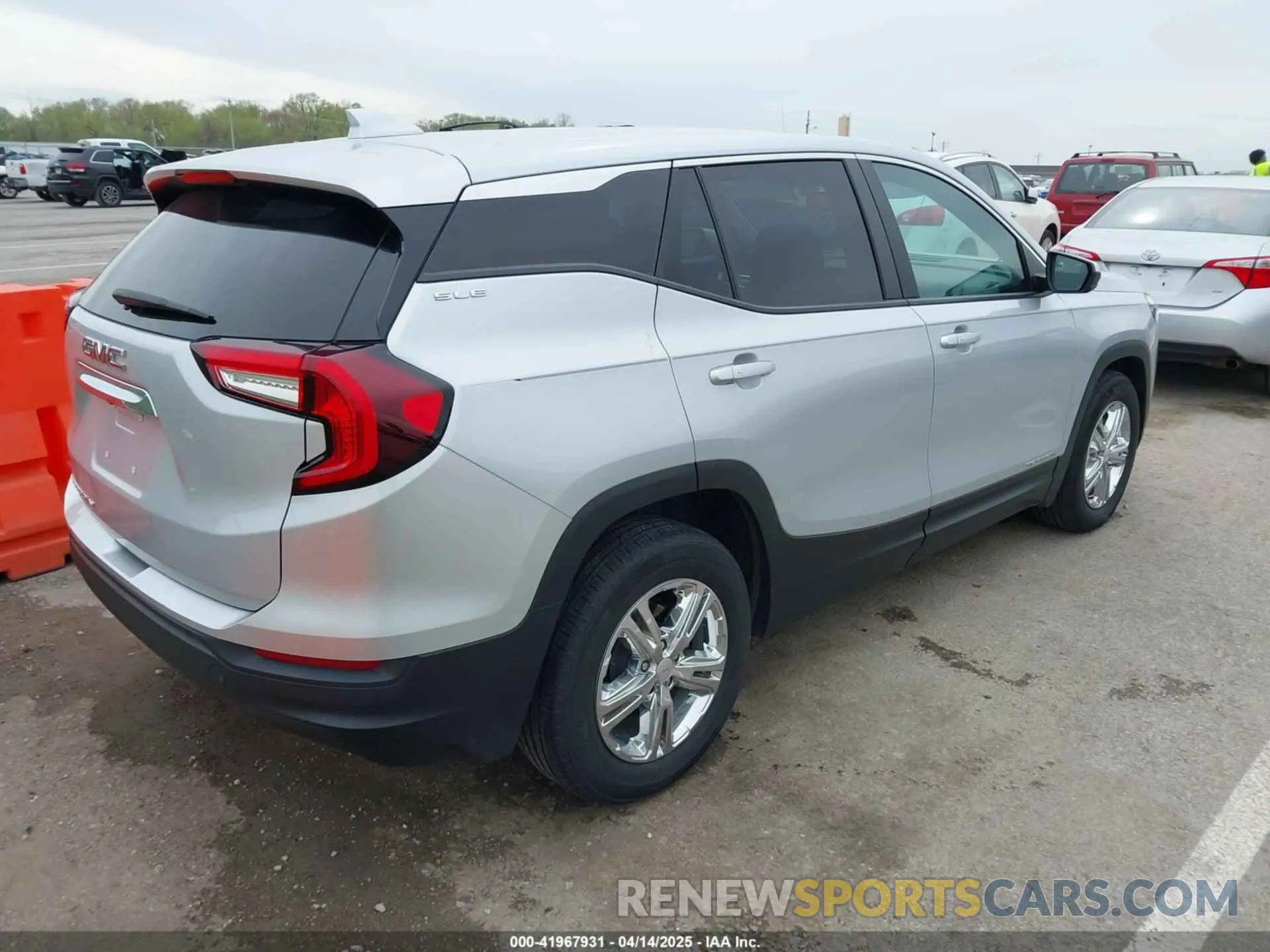 4 Фотография поврежденного автомобиля 3GKALMEV0NL271422 GMC TERRAIN 2022