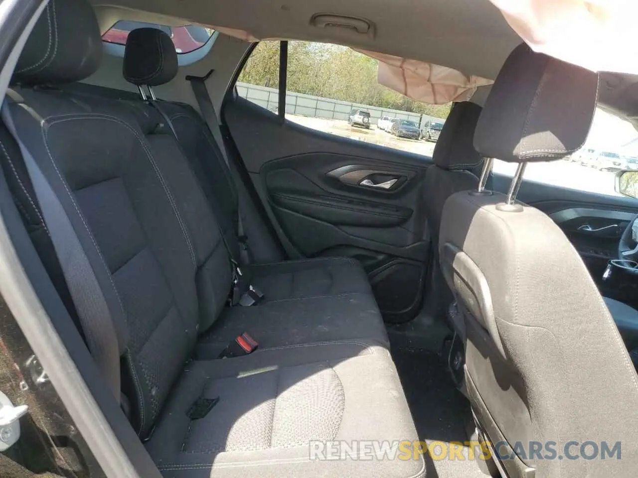 11 Photograph of a damaged car 3GKALMEV0NL293548 GMC TERRAIN 2022