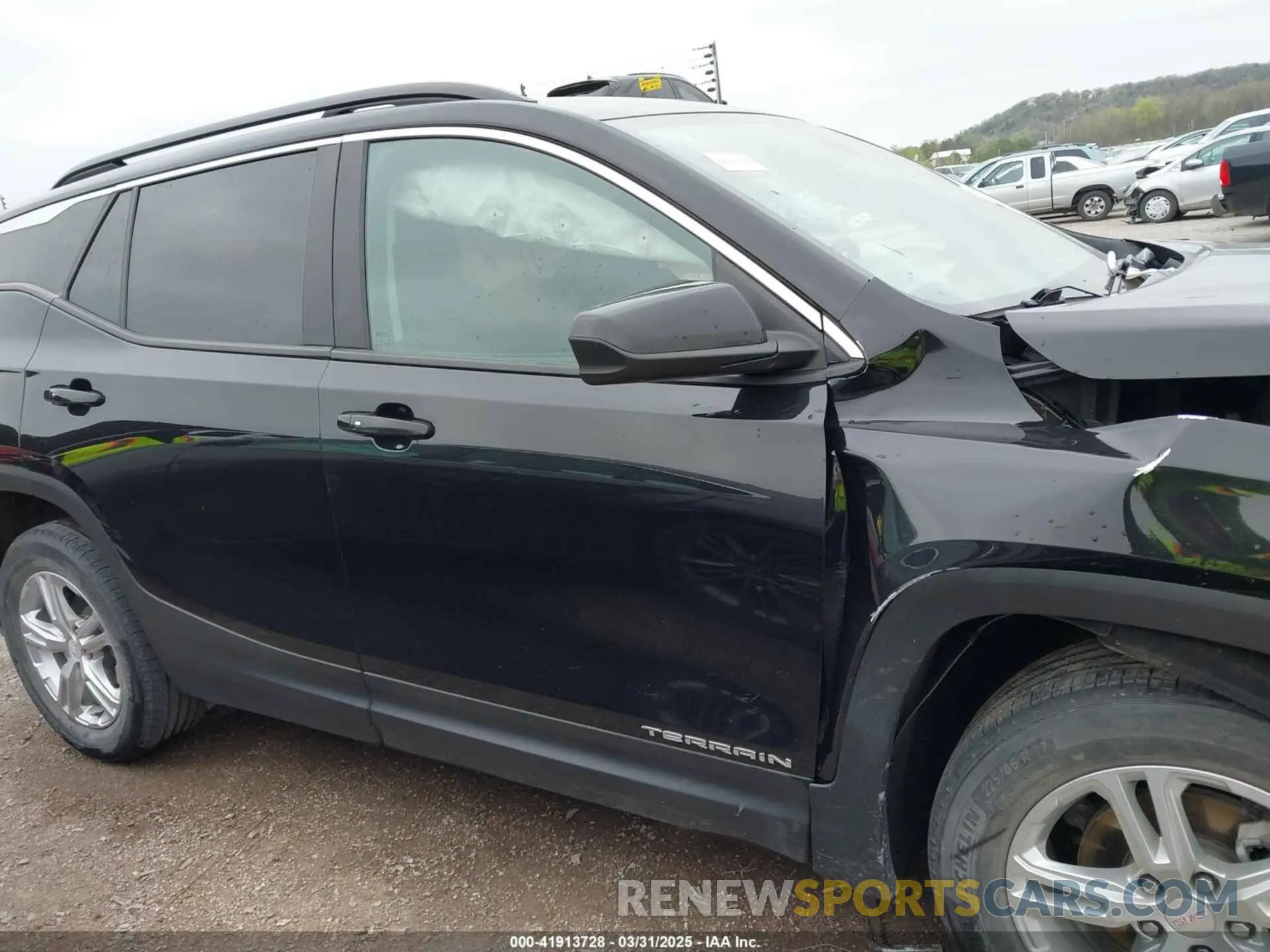 14 Photograph of a damaged car 3GKALMEV1NL166310 GMC TERRAIN 2022