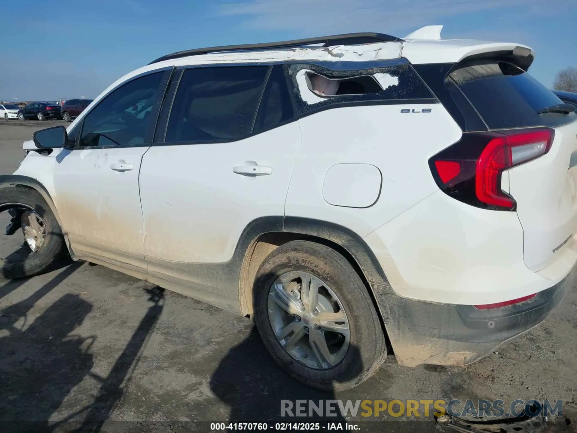 14 Photograph of a damaged car 3GKALMEV3NL140632 GMC TERRAIN 2022