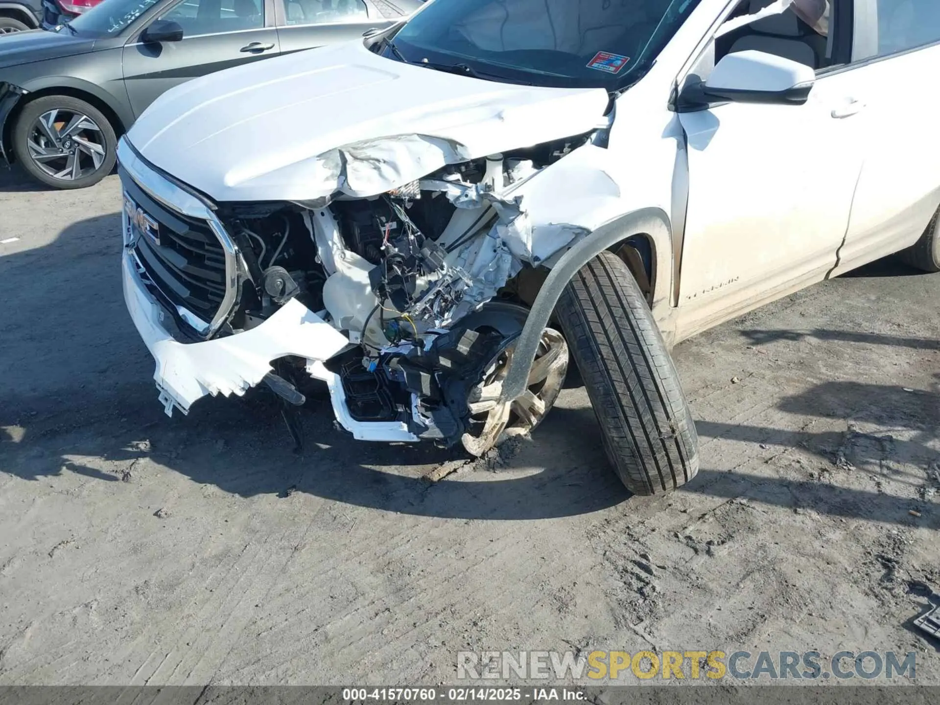 6 Photograph of a damaged car 3GKALMEV3NL140632 GMC TERRAIN 2022
