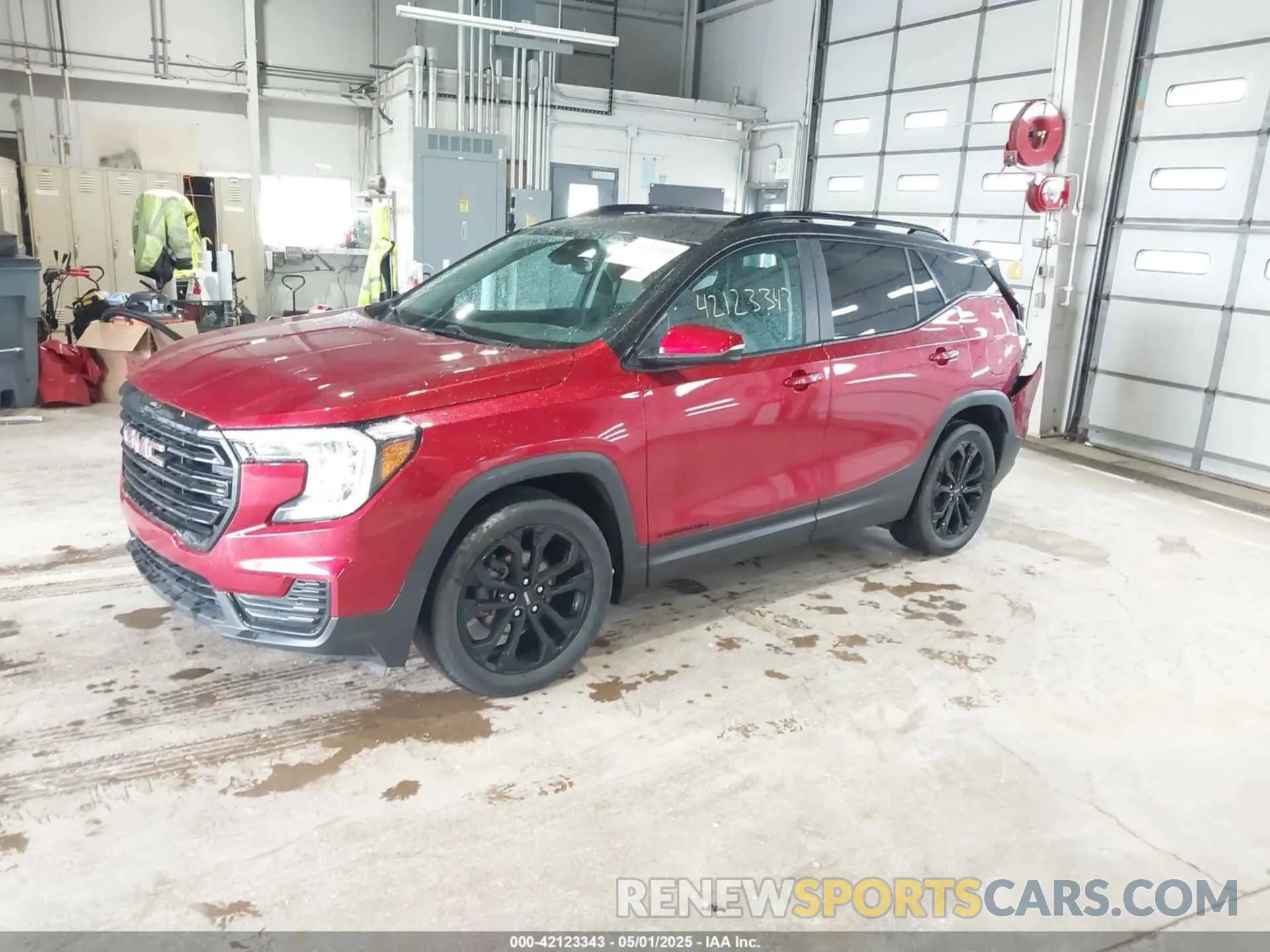 2 Photograph of a damaged car 3GKALMEV3NL193363 GMC TERRAIN 2022