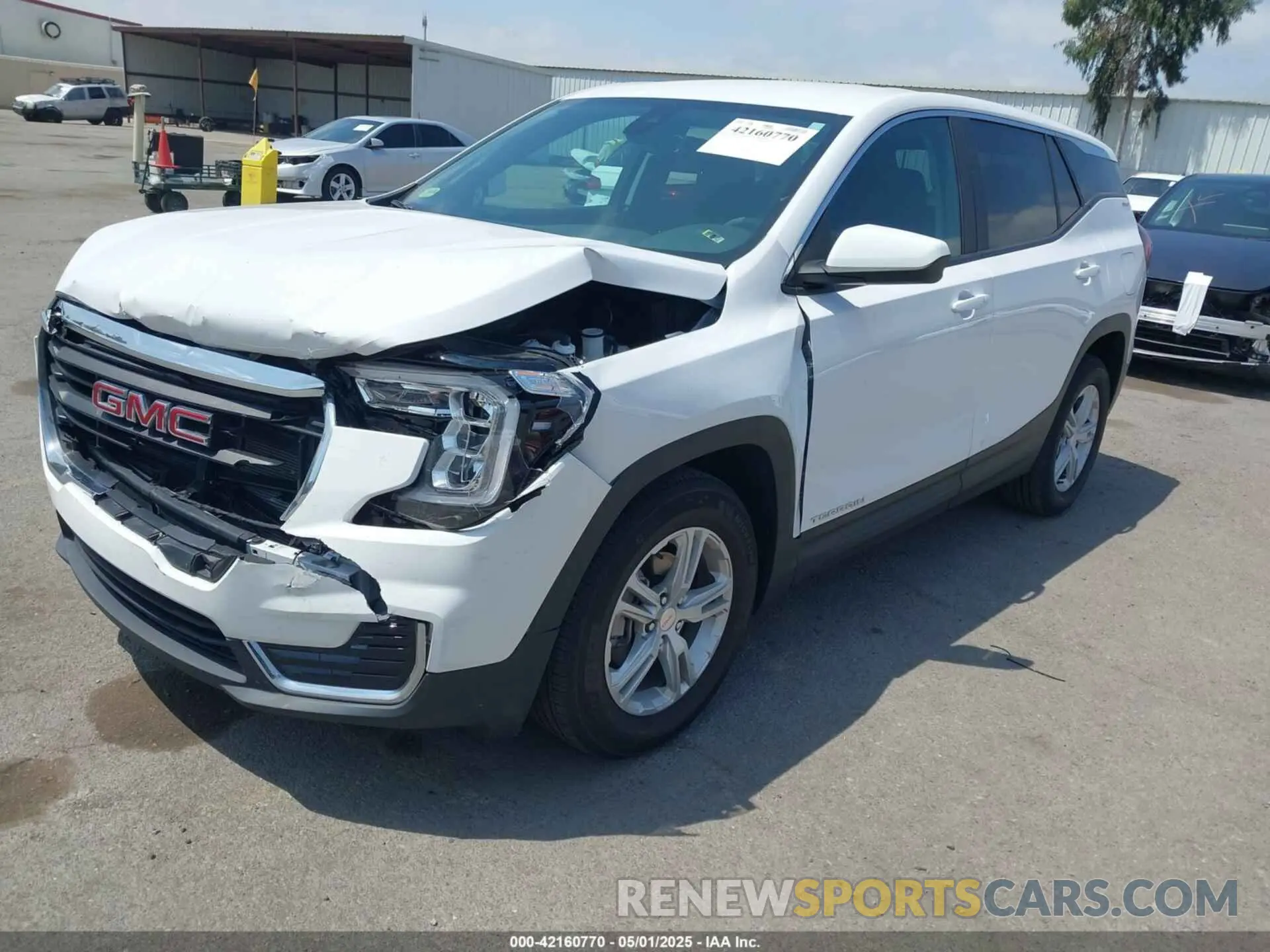2 Photograph of a damaged car 3GKALMEV3NL228452 GMC TERRAIN 2022