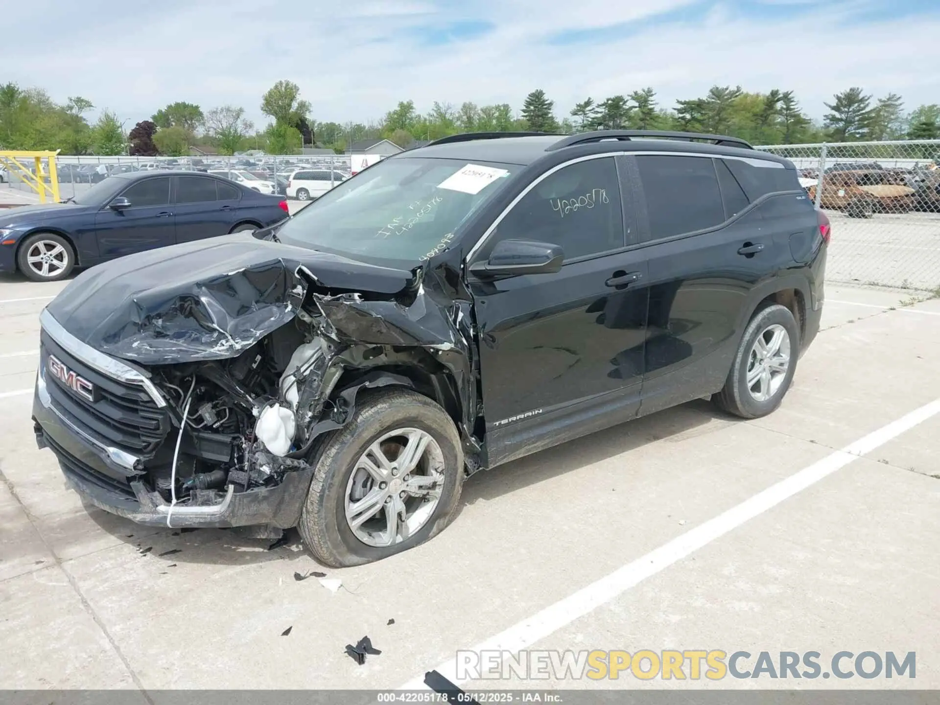 2 Фотография поврежденного автомобиля 3GKALMEV4NL274386 GMC TERRAIN 2022