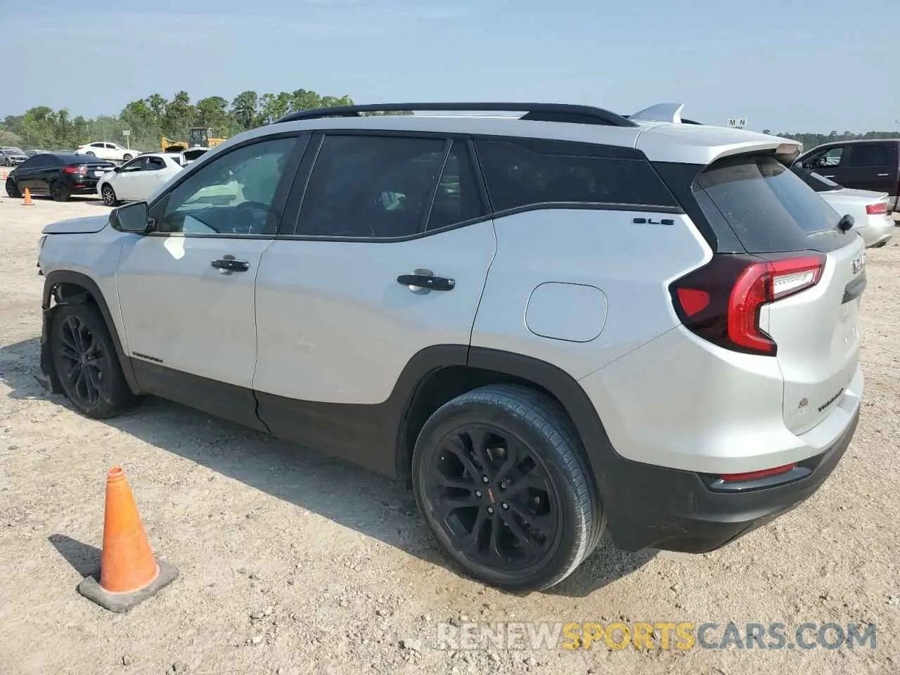 2 Photograph of a damaged car 3GKALMEV5NL172353 GMC TERRAIN 2022