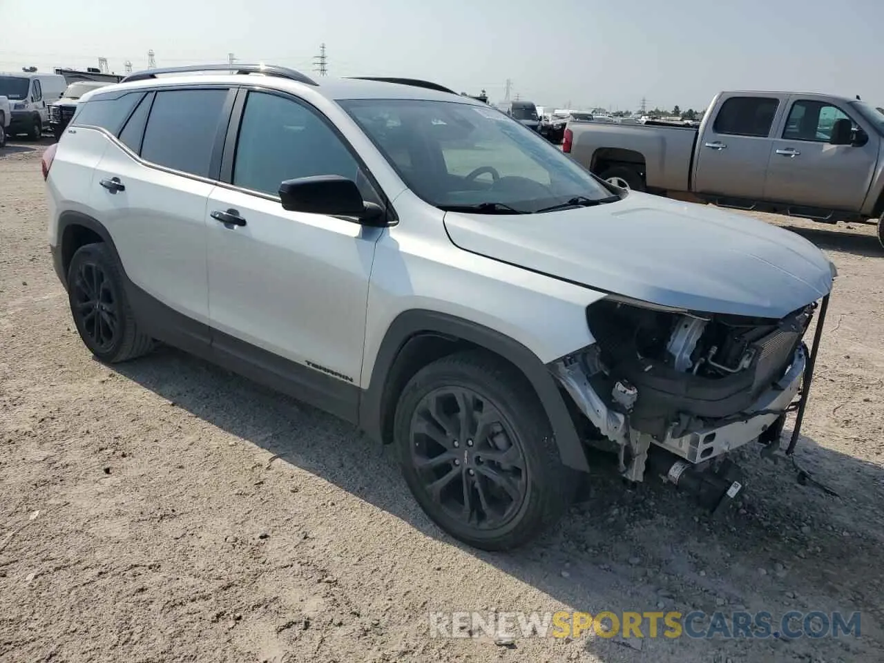 4 Photograph of a damaged car 3GKALMEV5NL172353 GMC TERRAIN 2022