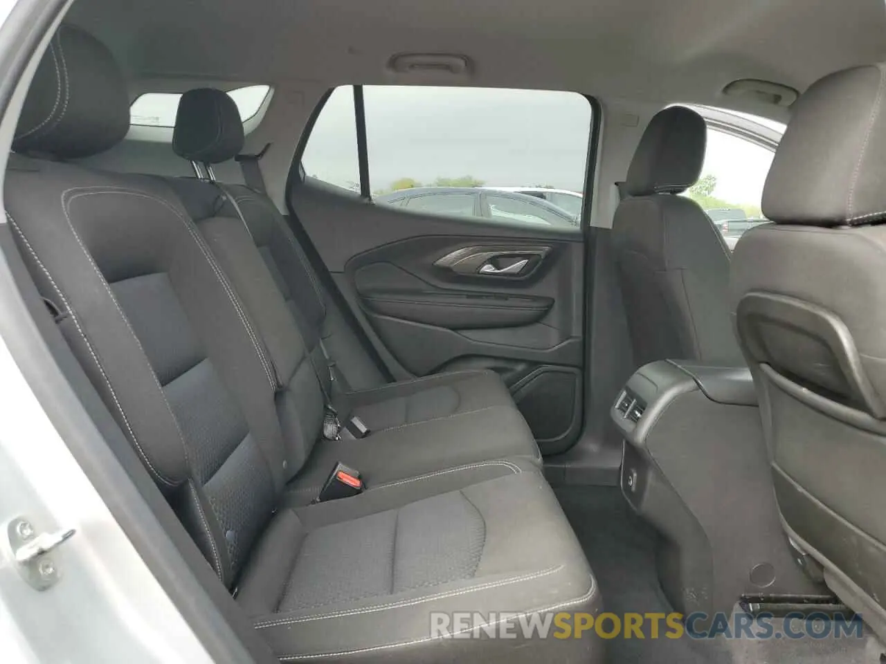 11 Photograph of a damaged car 3GKALMEV6NL143864 GMC TERRAIN 2022