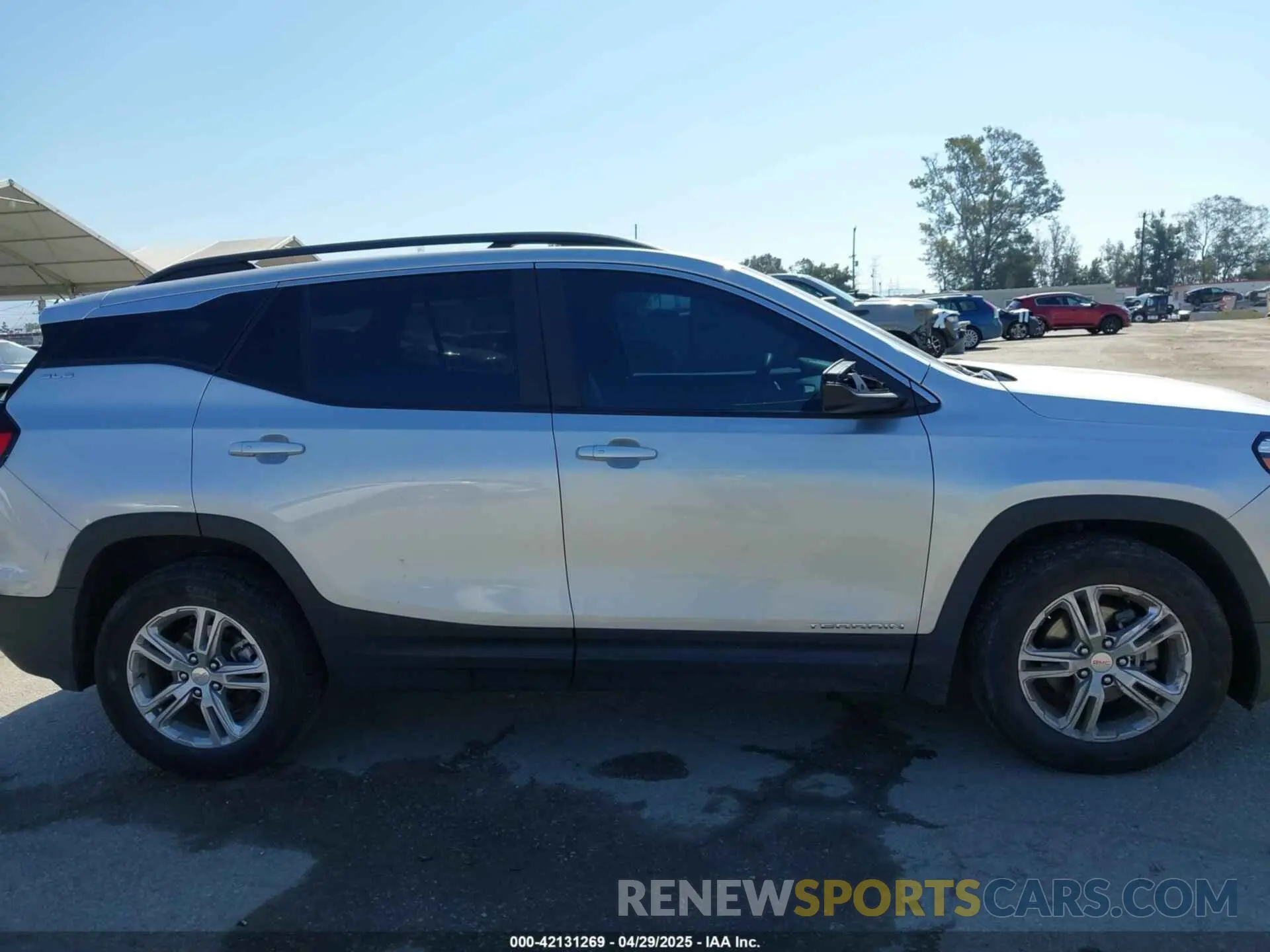 13 Photograph of a damaged car 3GKALMEV6NL230003 GMC TERRAIN 2022