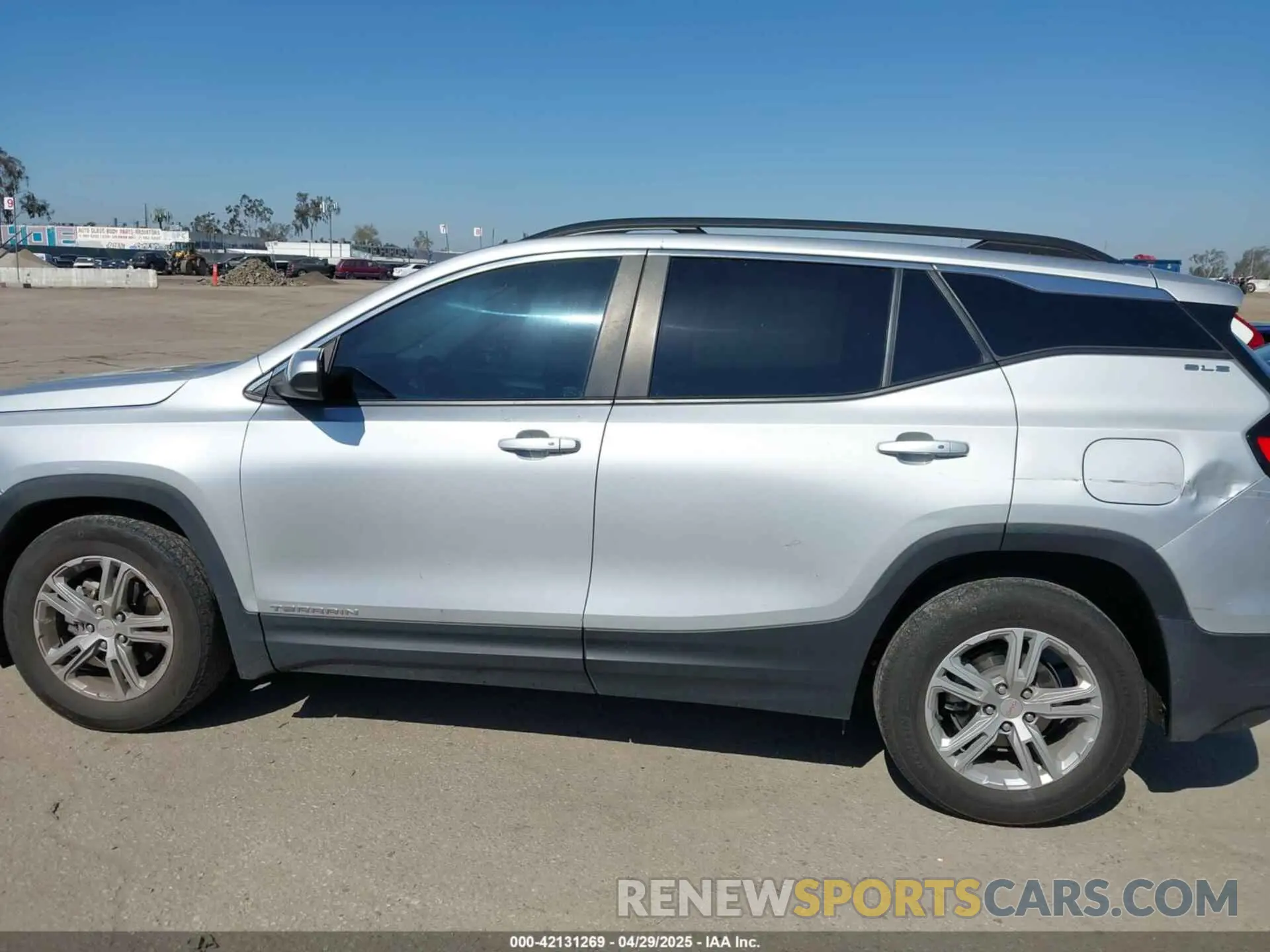 14 Photograph of a damaged car 3GKALMEV6NL230003 GMC TERRAIN 2022