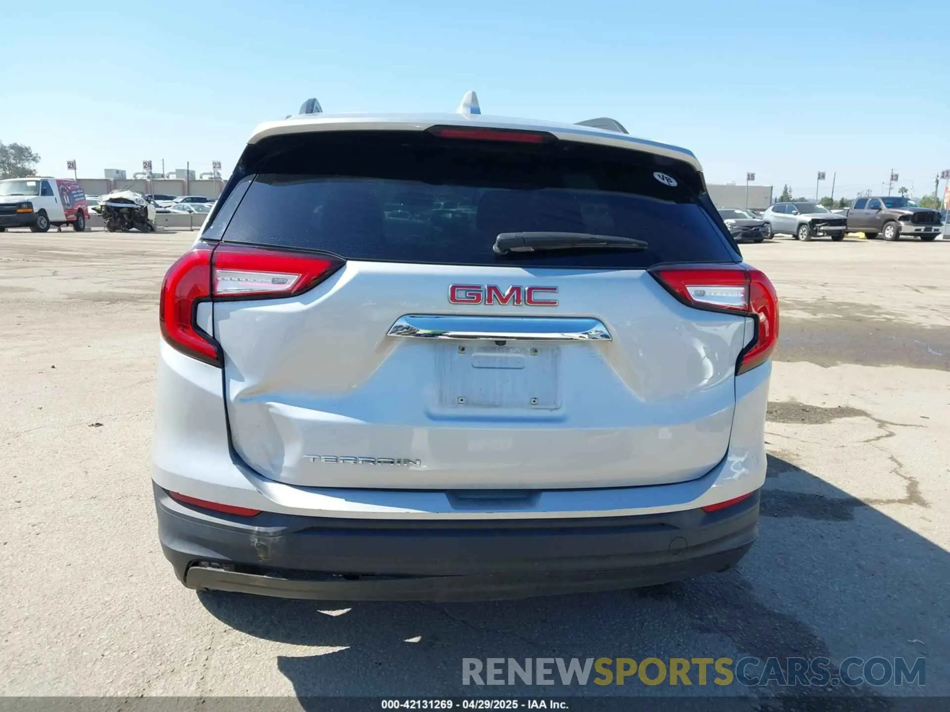 16 Photograph of a damaged car 3GKALMEV6NL230003 GMC TERRAIN 2022