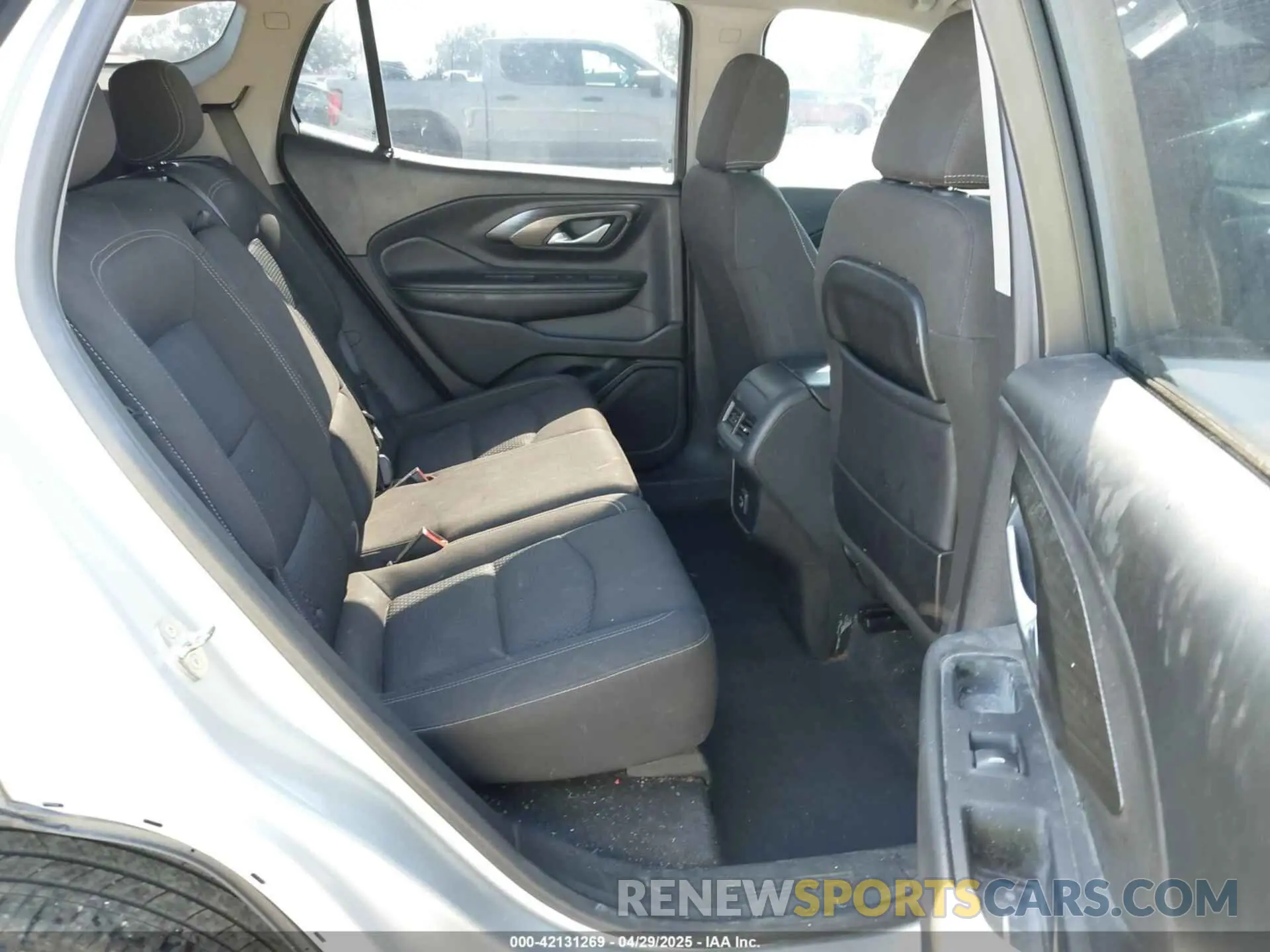8 Photograph of a damaged car 3GKALMEV6NL230003 GMC TERRAIN 2022