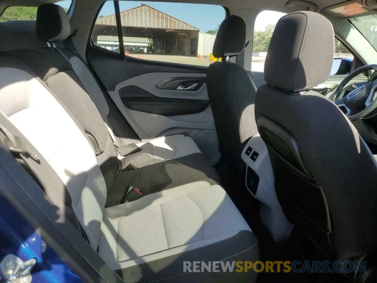 10 Photograph of a damaged car 3GKALMEV6NL305668 GMC TERRAIN 2022