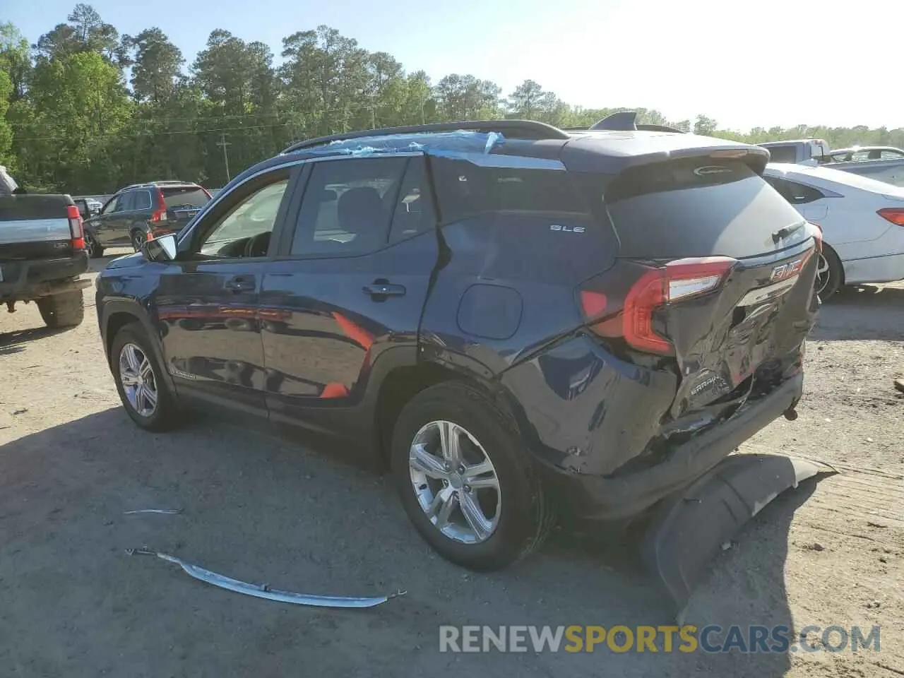 2 Photograph of a damaged car 3GKALMEV6NL305668 GMC TERRAIN 2022