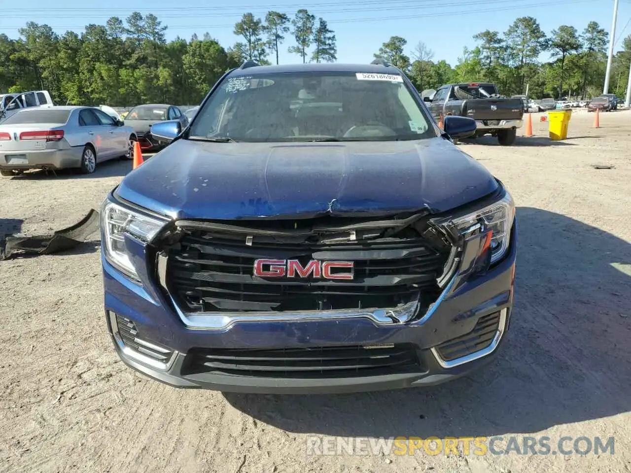 5 Photograph of a damaged car 3GKALMEV6NL305668 GMC TERRAIN 2022