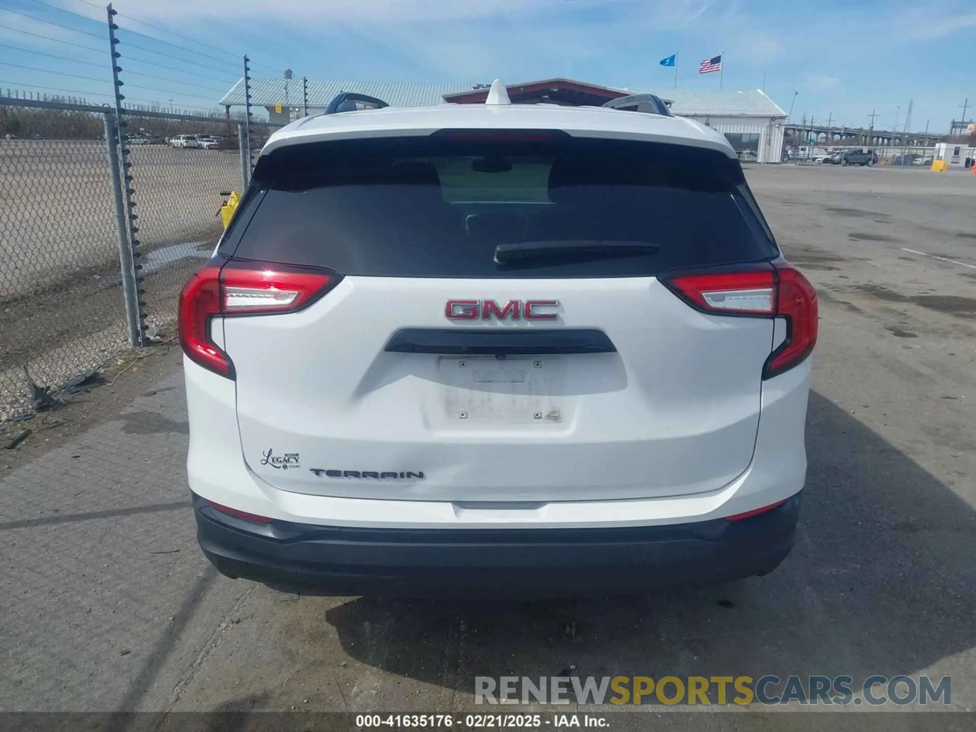 16 Photograph of a damaged car 3GKALMEV6NL309218 GMC TERRAIN 2022