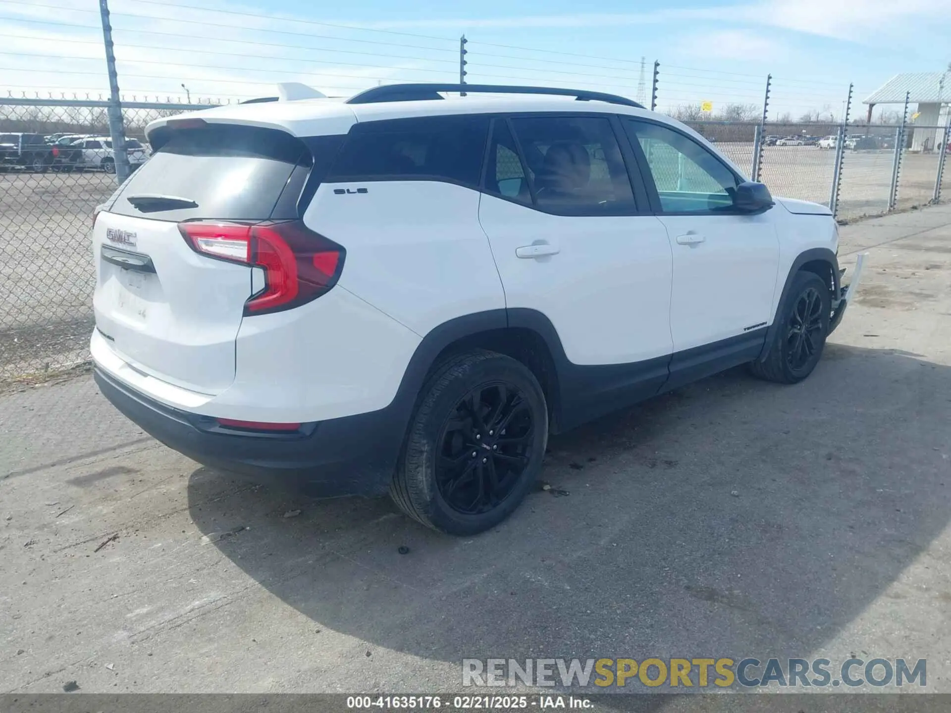 4 Photograph of a damaged car 3GKALMEV6NL309218 GMC TERRAIN 2022