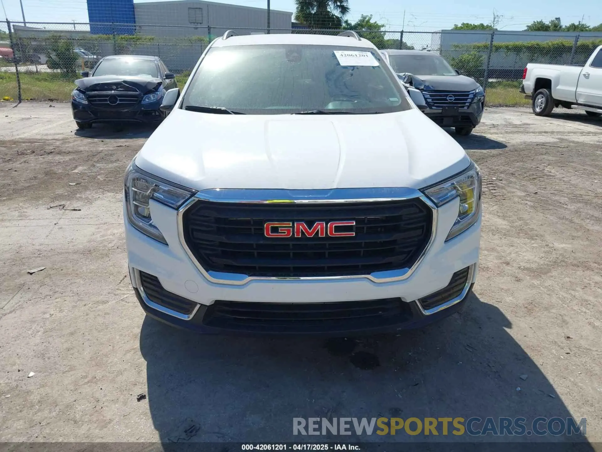 12 Photograph of a damaged car 3GKALMEV6NL310501 GMC TERRAIN 2022