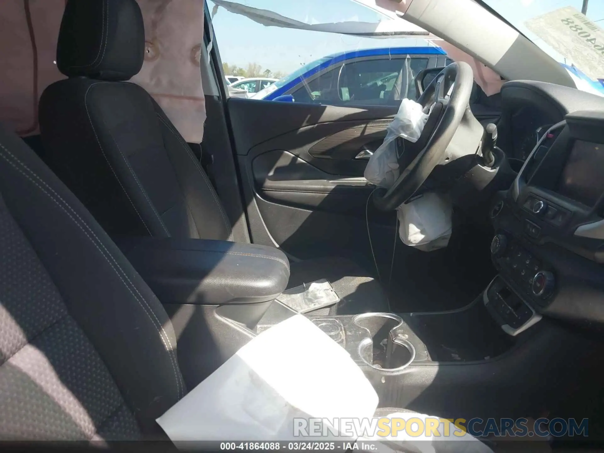 5 Photograph of a damaged car 3GKALMEV8NL109103 GMC TERRAIN 2022