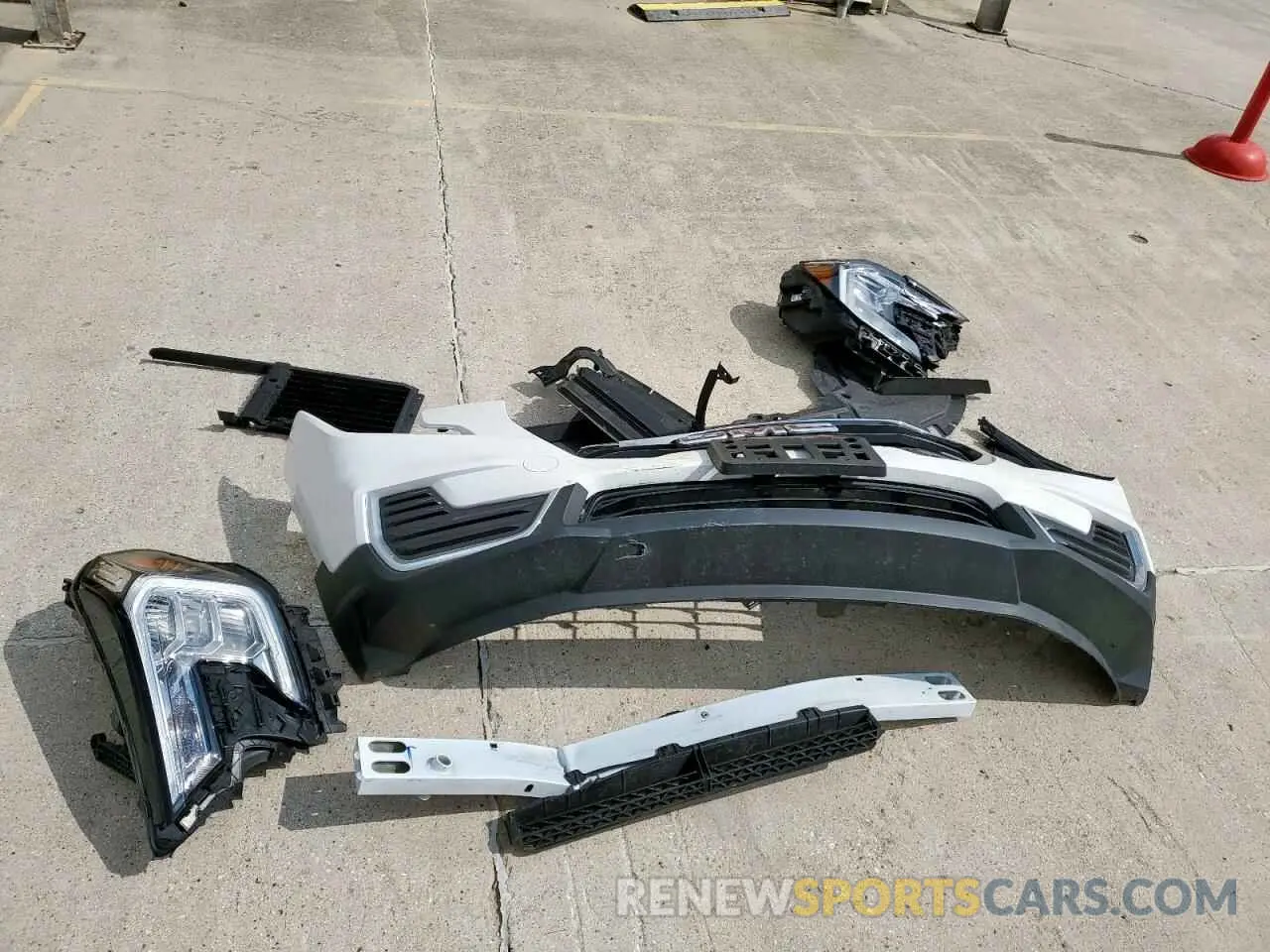 13 Photograph of a damaged car 3GKALMEV8NL279431 GMC TERRAIN 2022